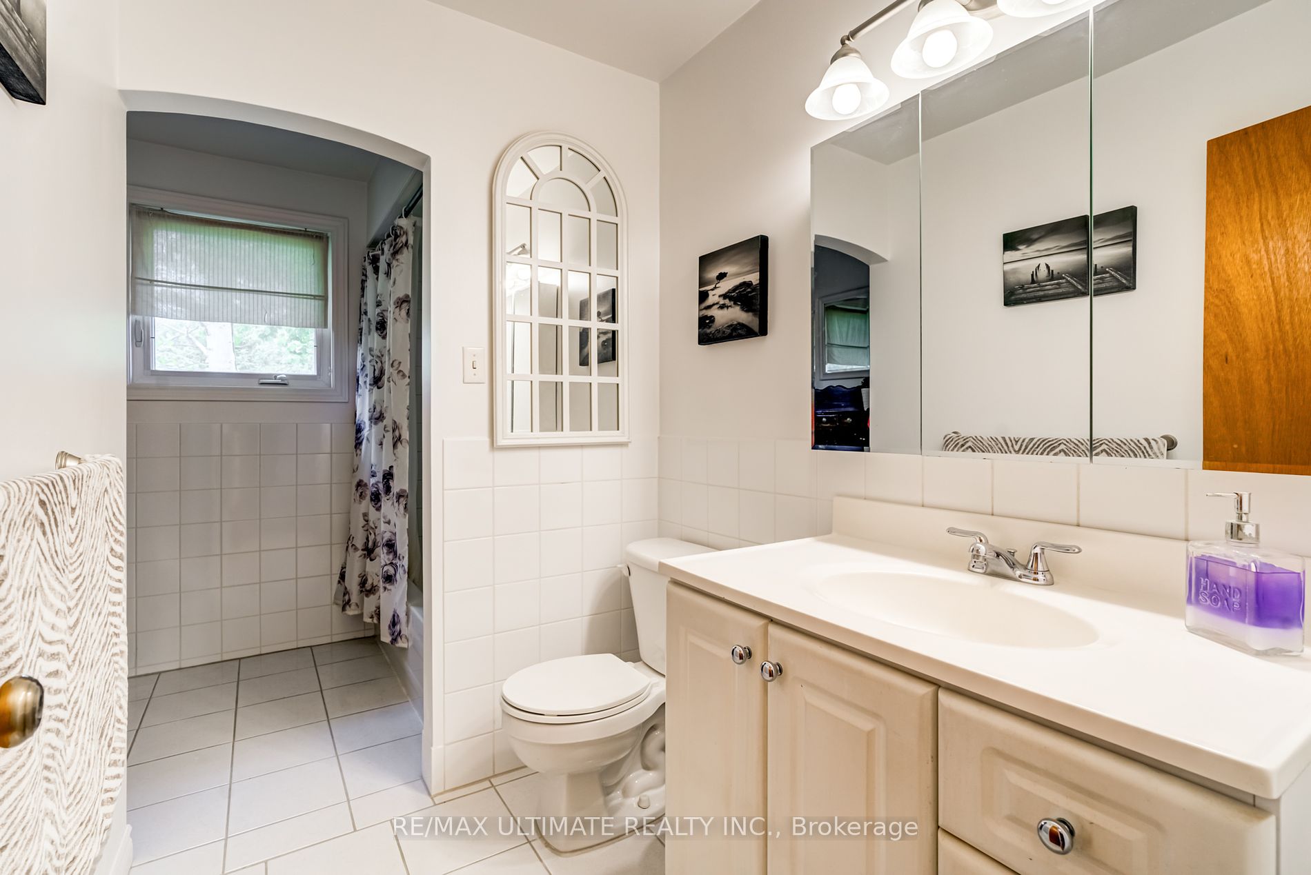 5193 Aurora Road
