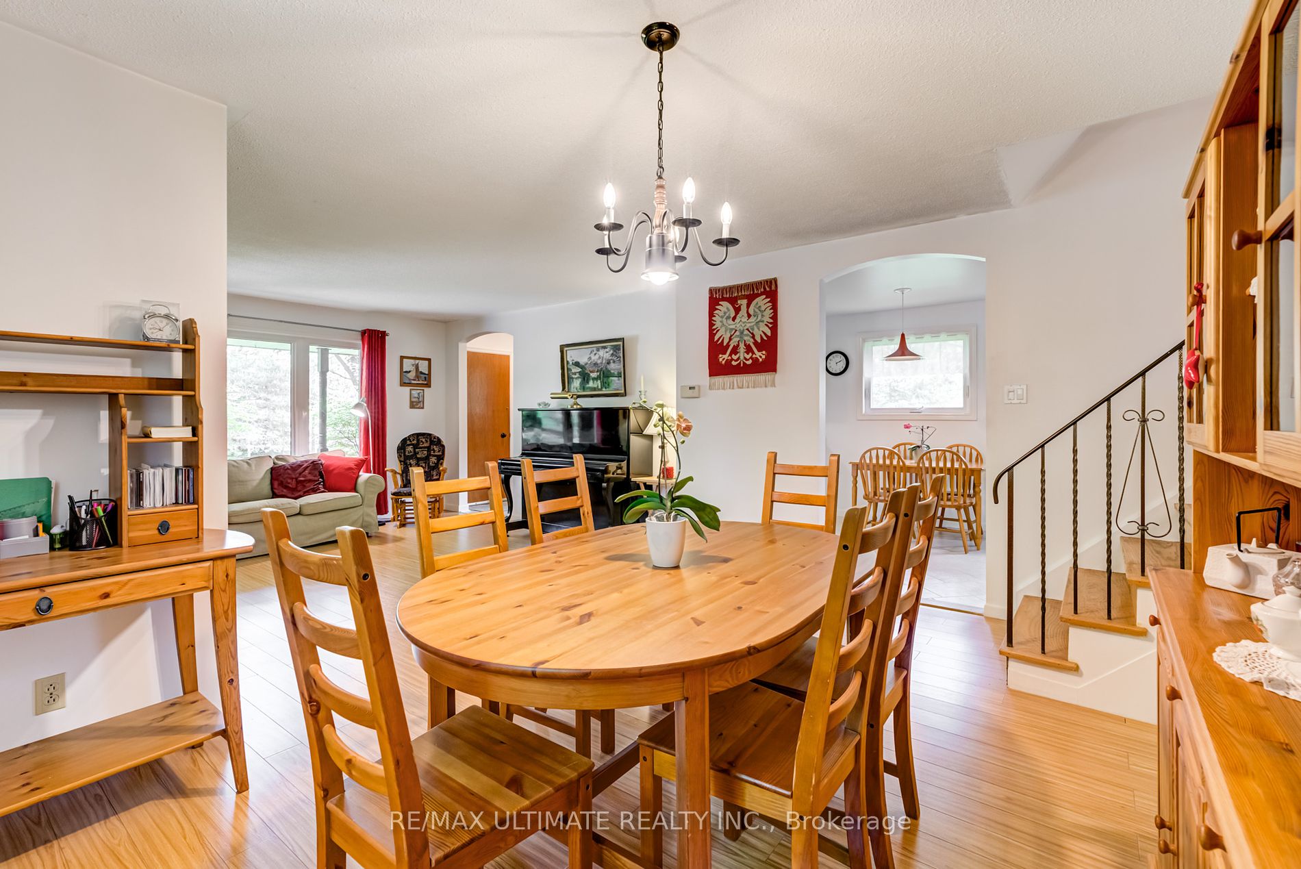 5193 Aurora Road