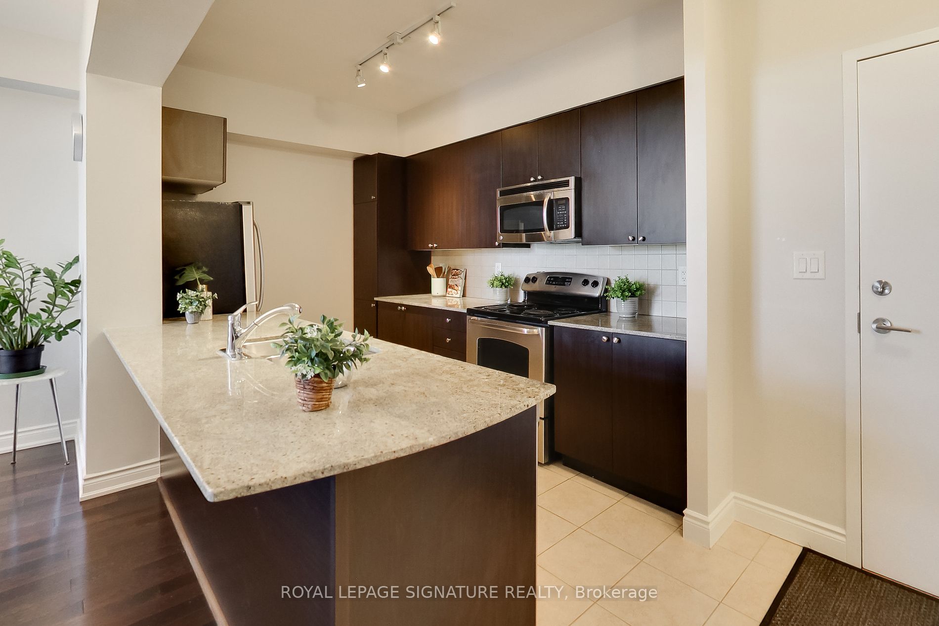 10211 Keele Street, #221