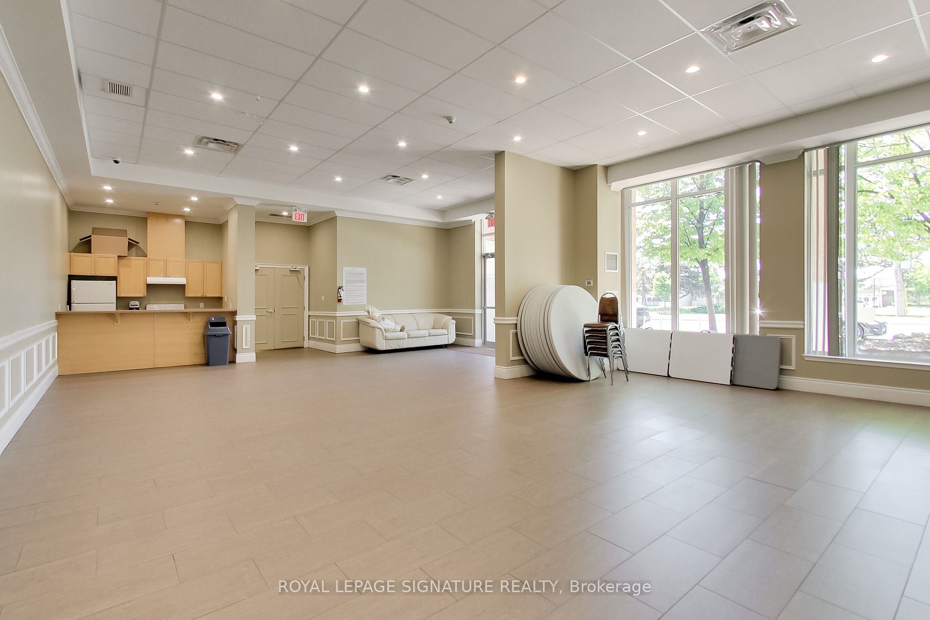 10211 Keele Street, #221