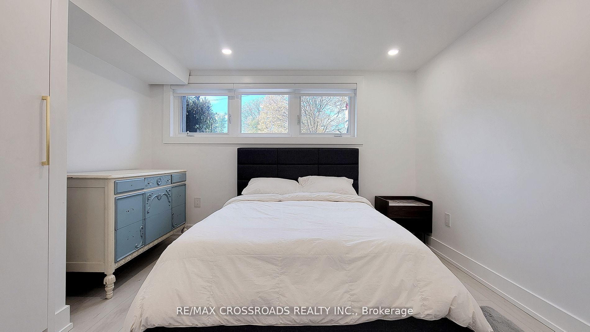 111 Evahill Crescent