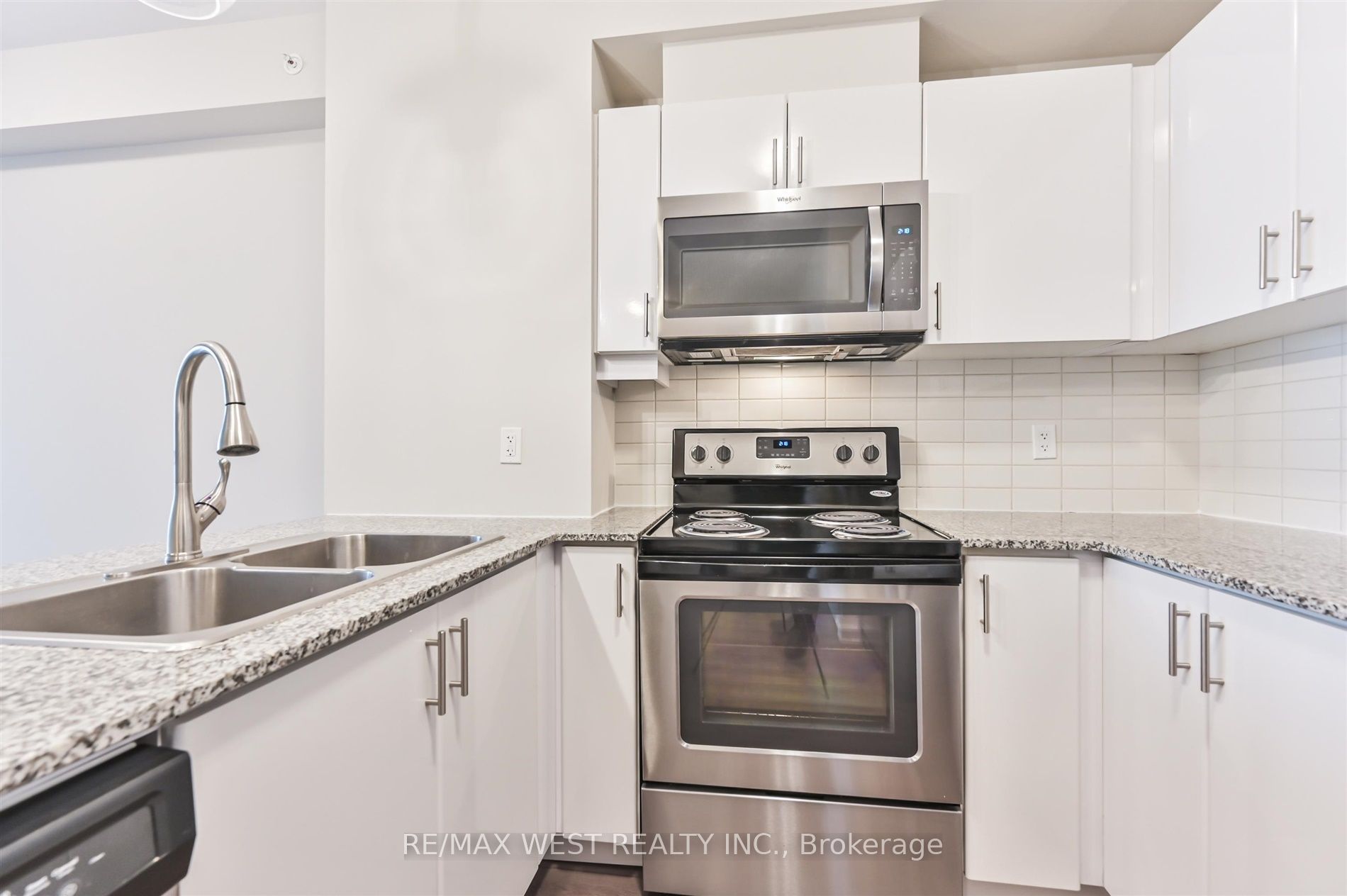 2900 Highway 7 Rd, #606