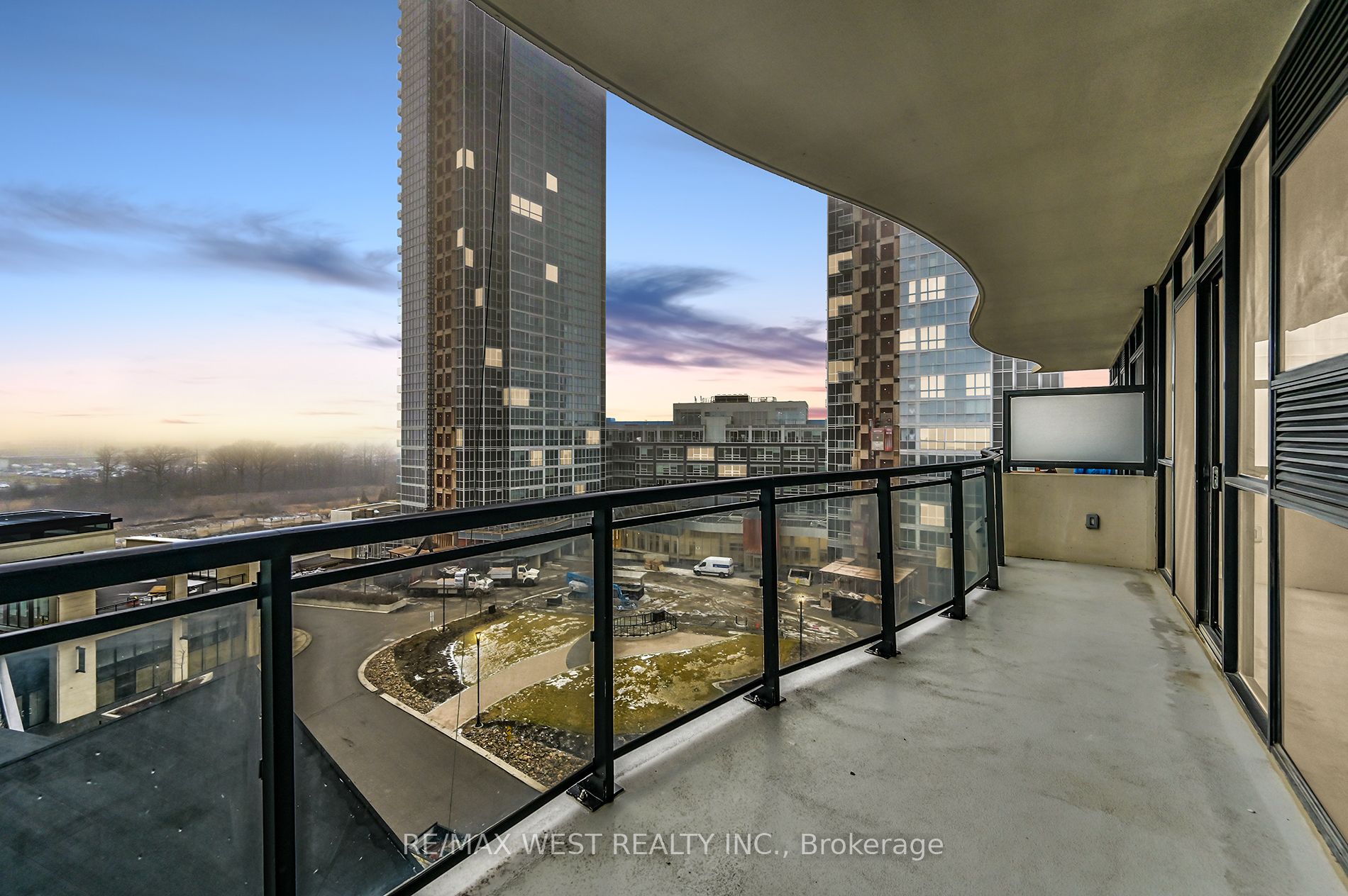 2900 Highway 7 Rd, #606