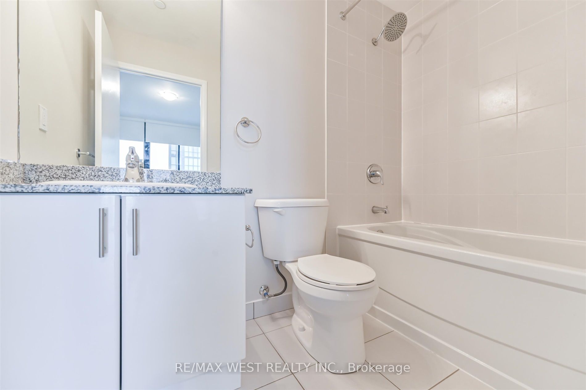 2900 Highway 7 Rd, #606