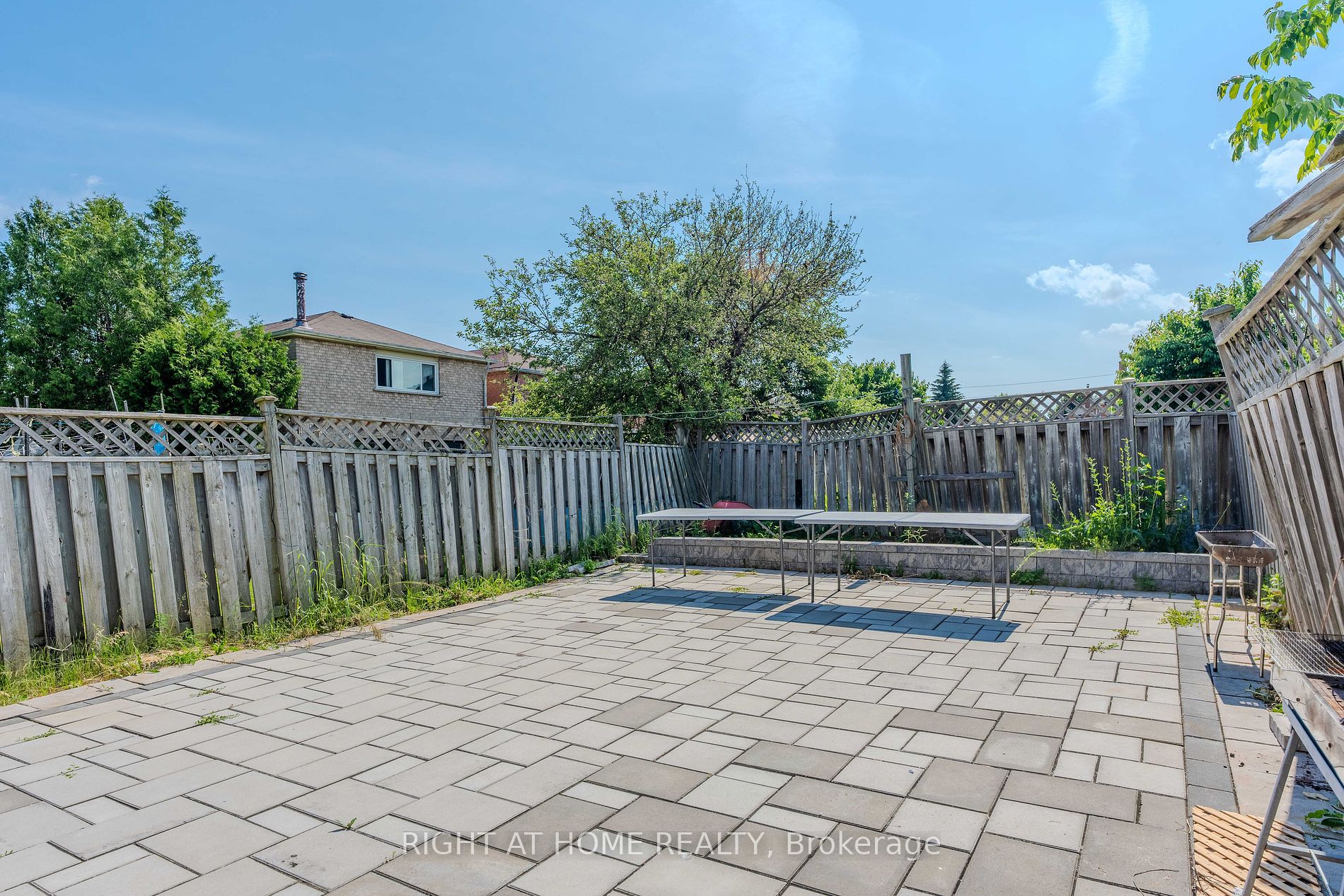 112 Goodwood Dr