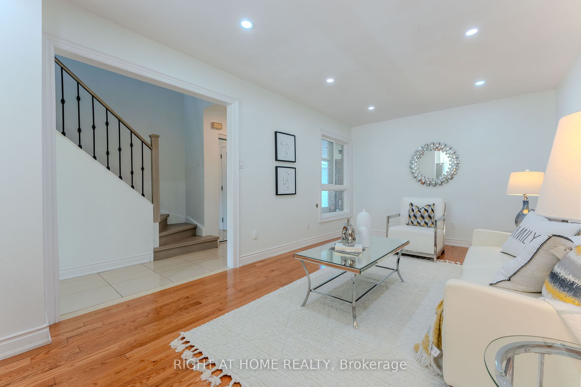 112 Goodwood Dr