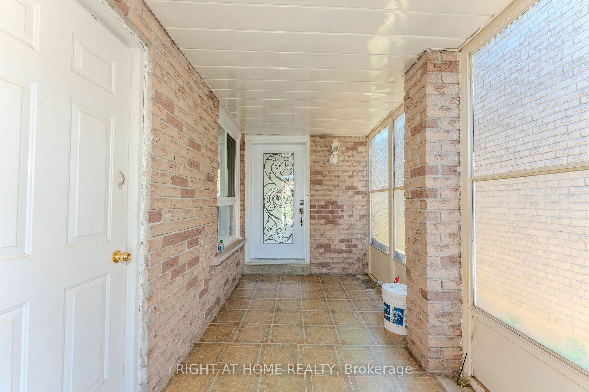 112 Goodwood Dr
