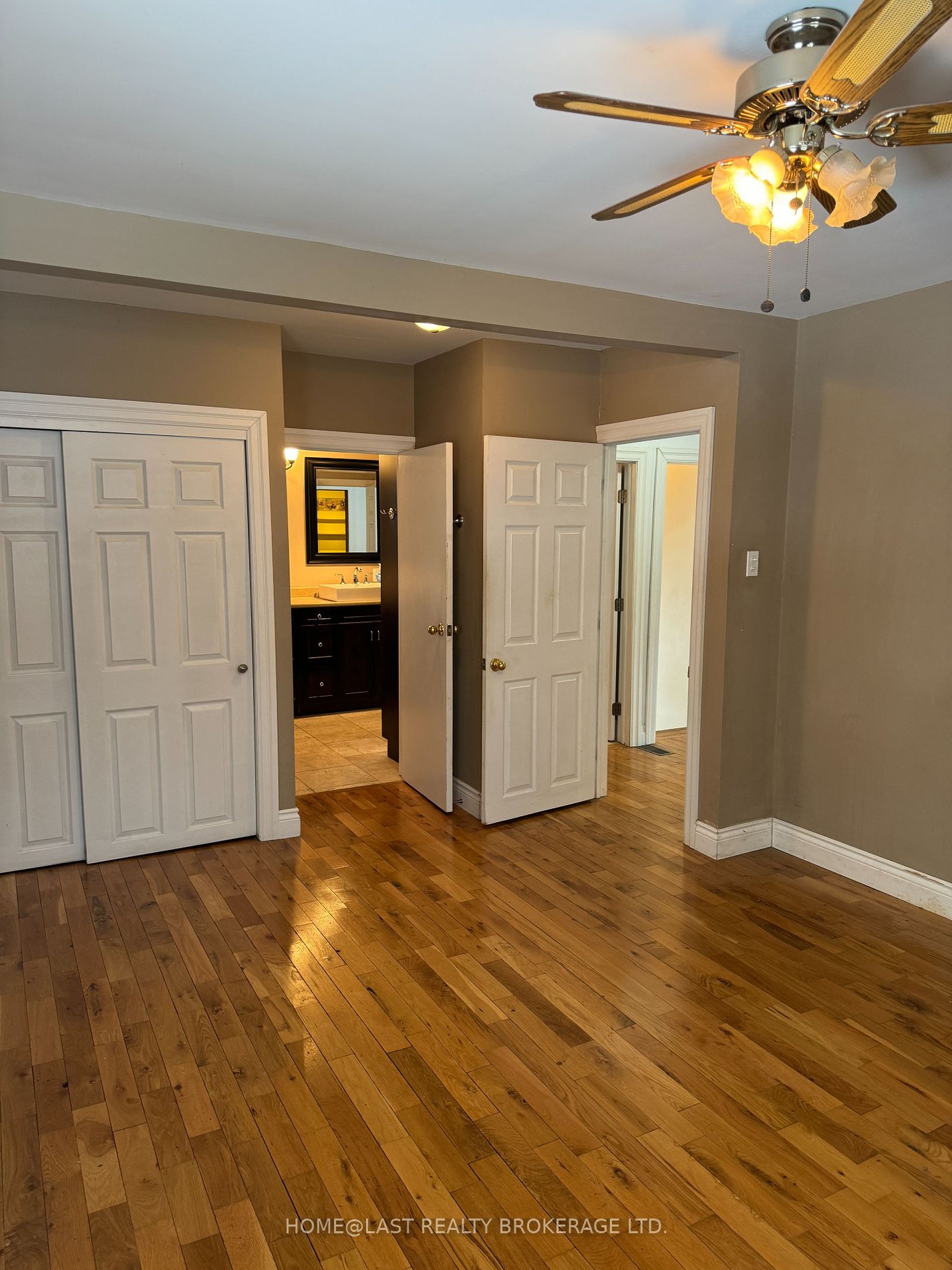 18 Tindall Lane