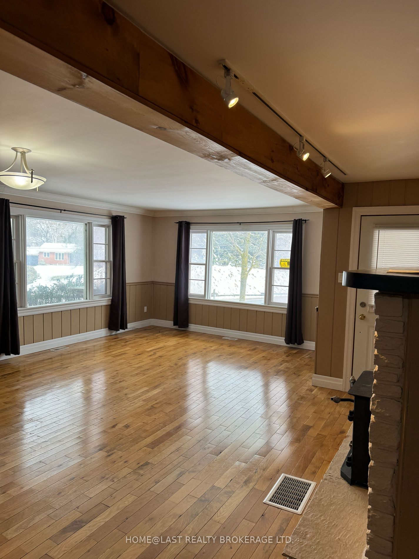 18 Tindall Lane