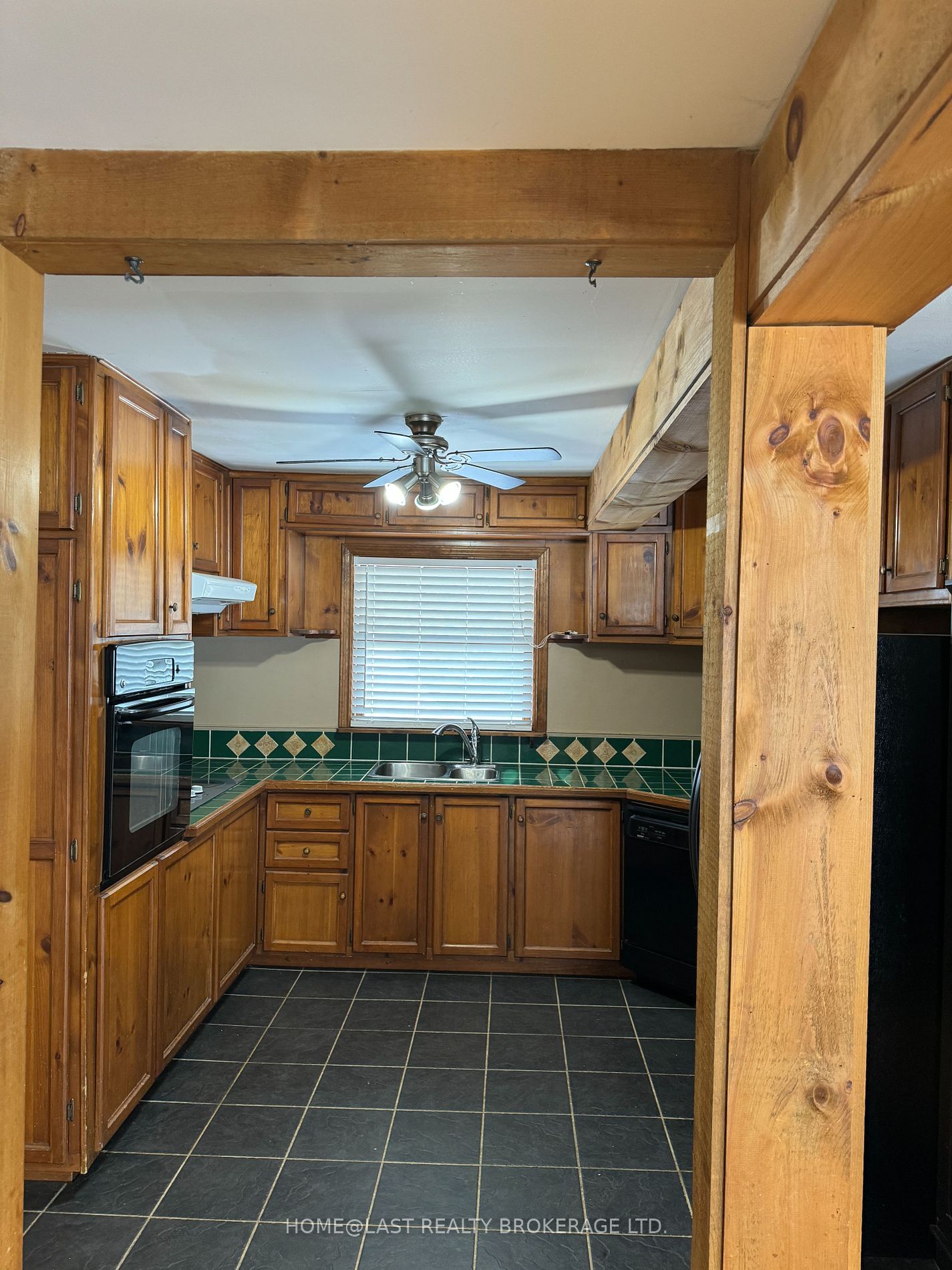 18 Tindall Lane
