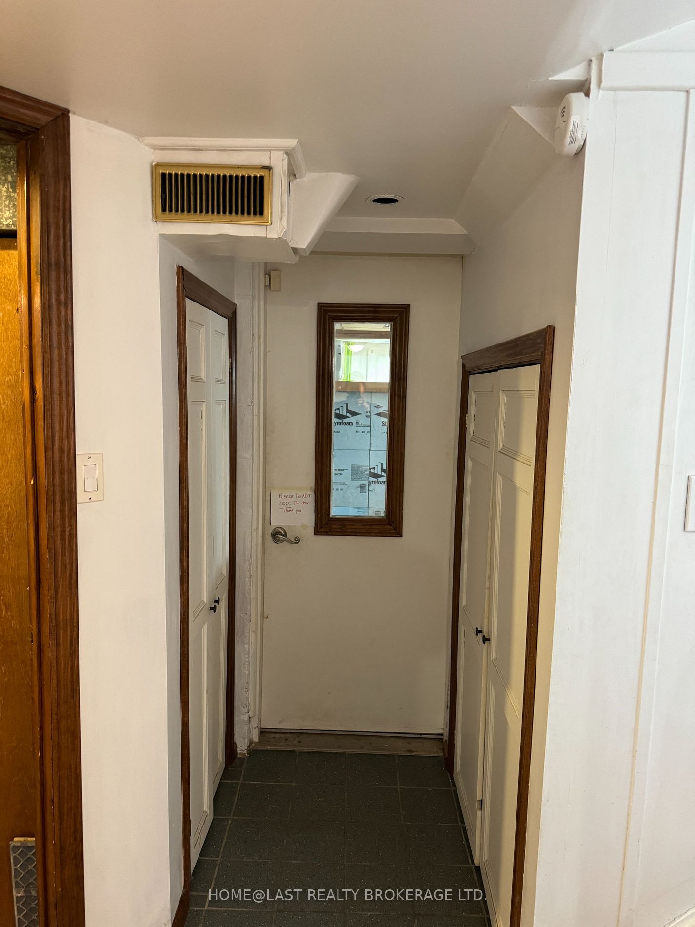 18 Tindall Lane