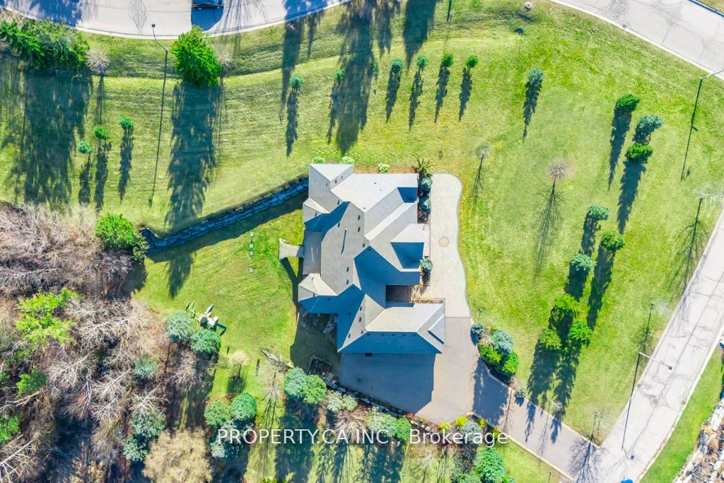 61 Charles Cooper Crt