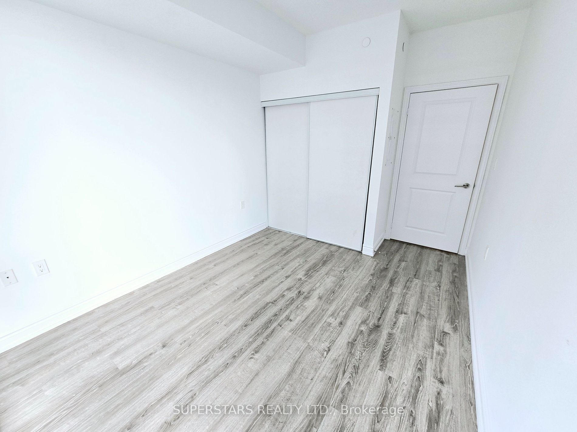 9608 Yonge St, #1105