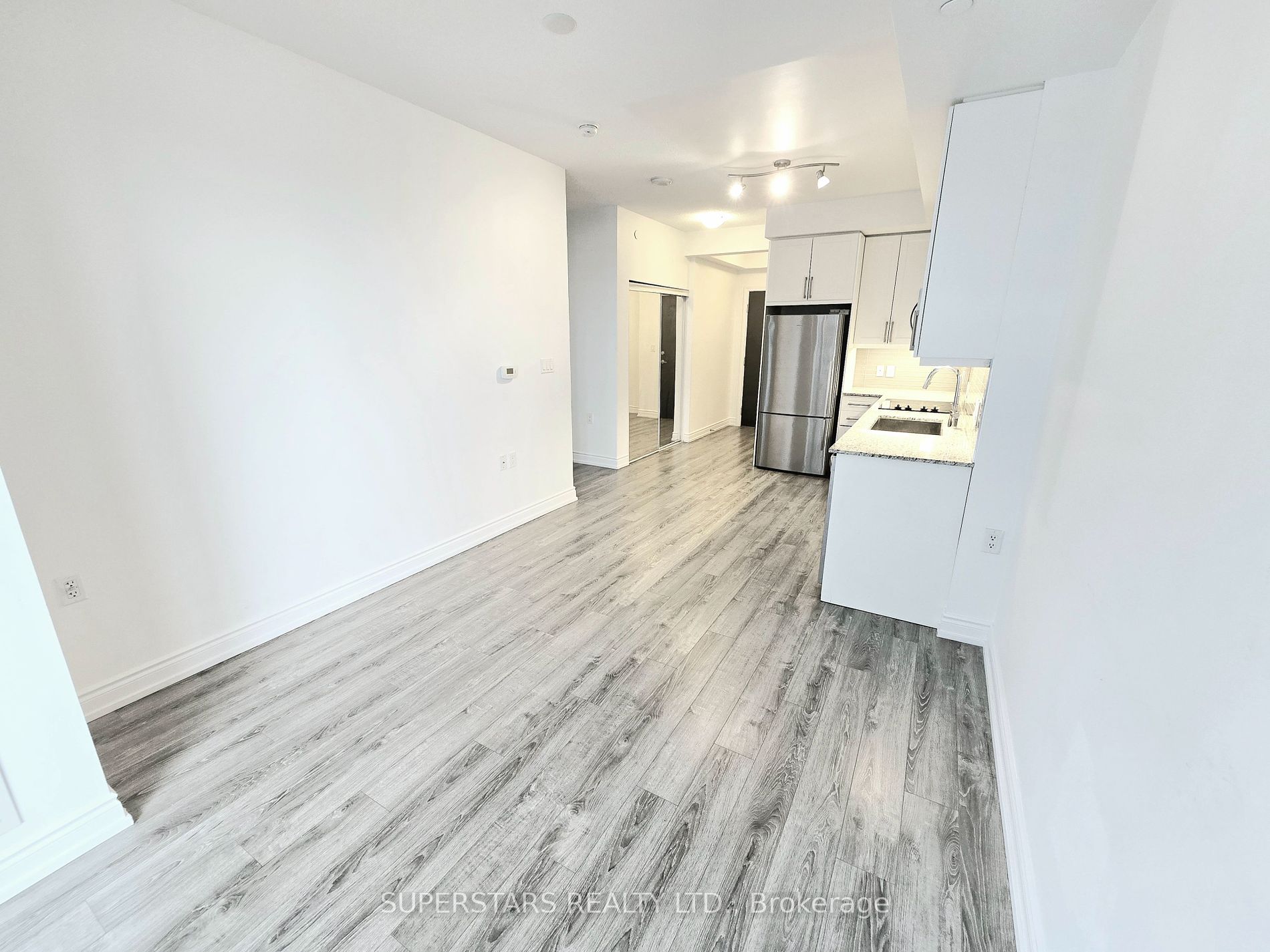 9608 Yonge St, #1105