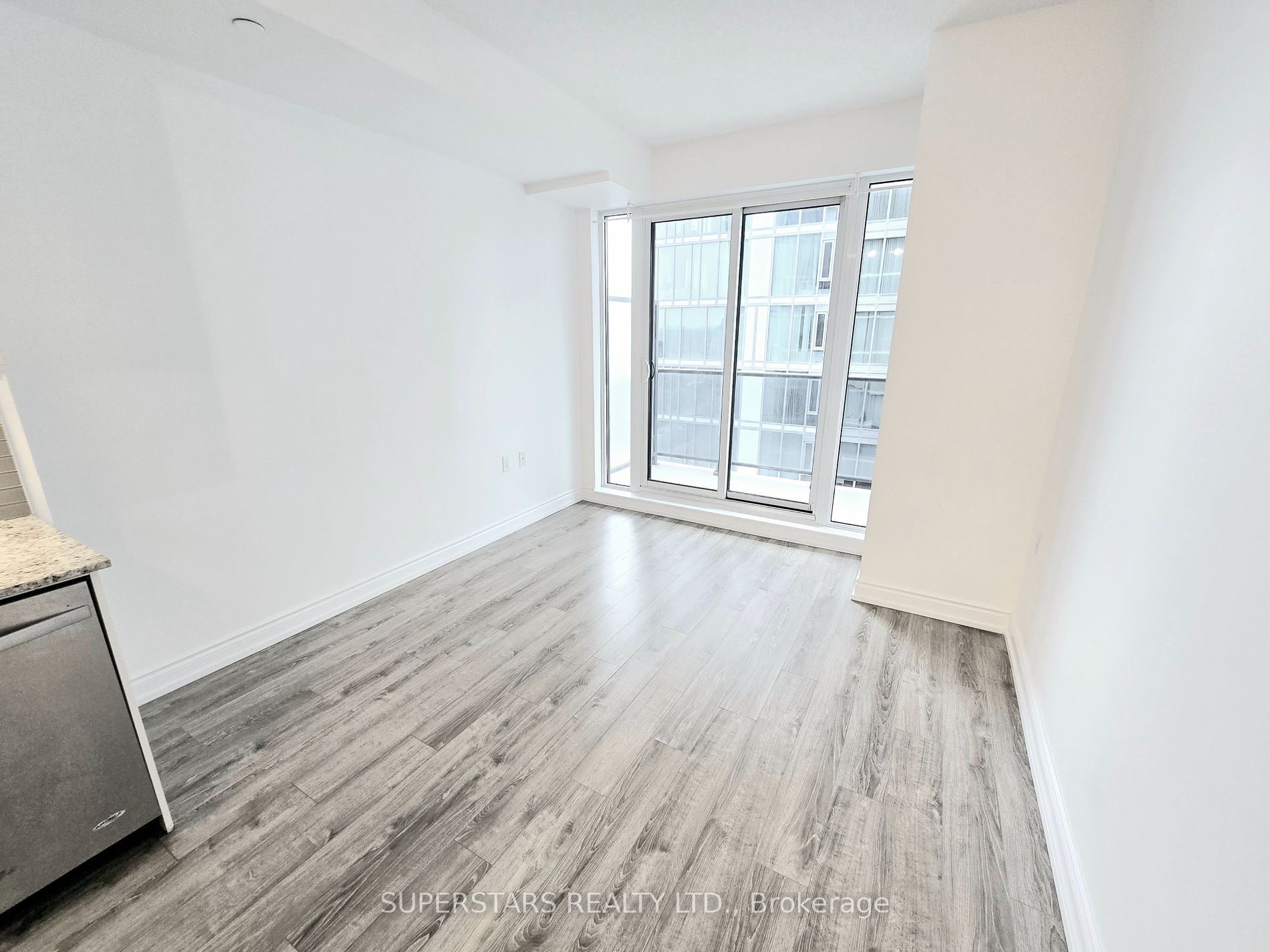 9608 Yonge St, #1105