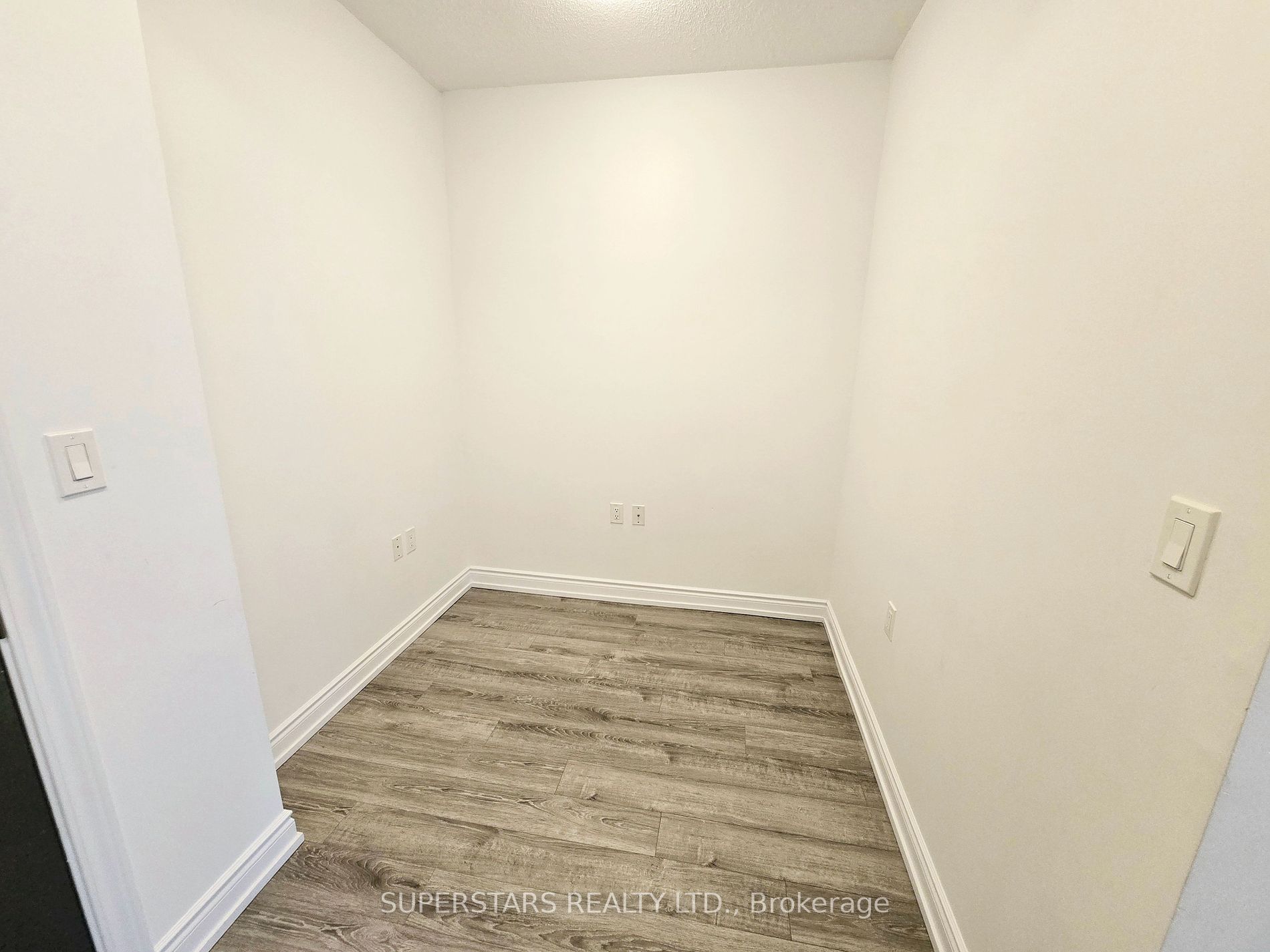 9608 Yonge St, #1105