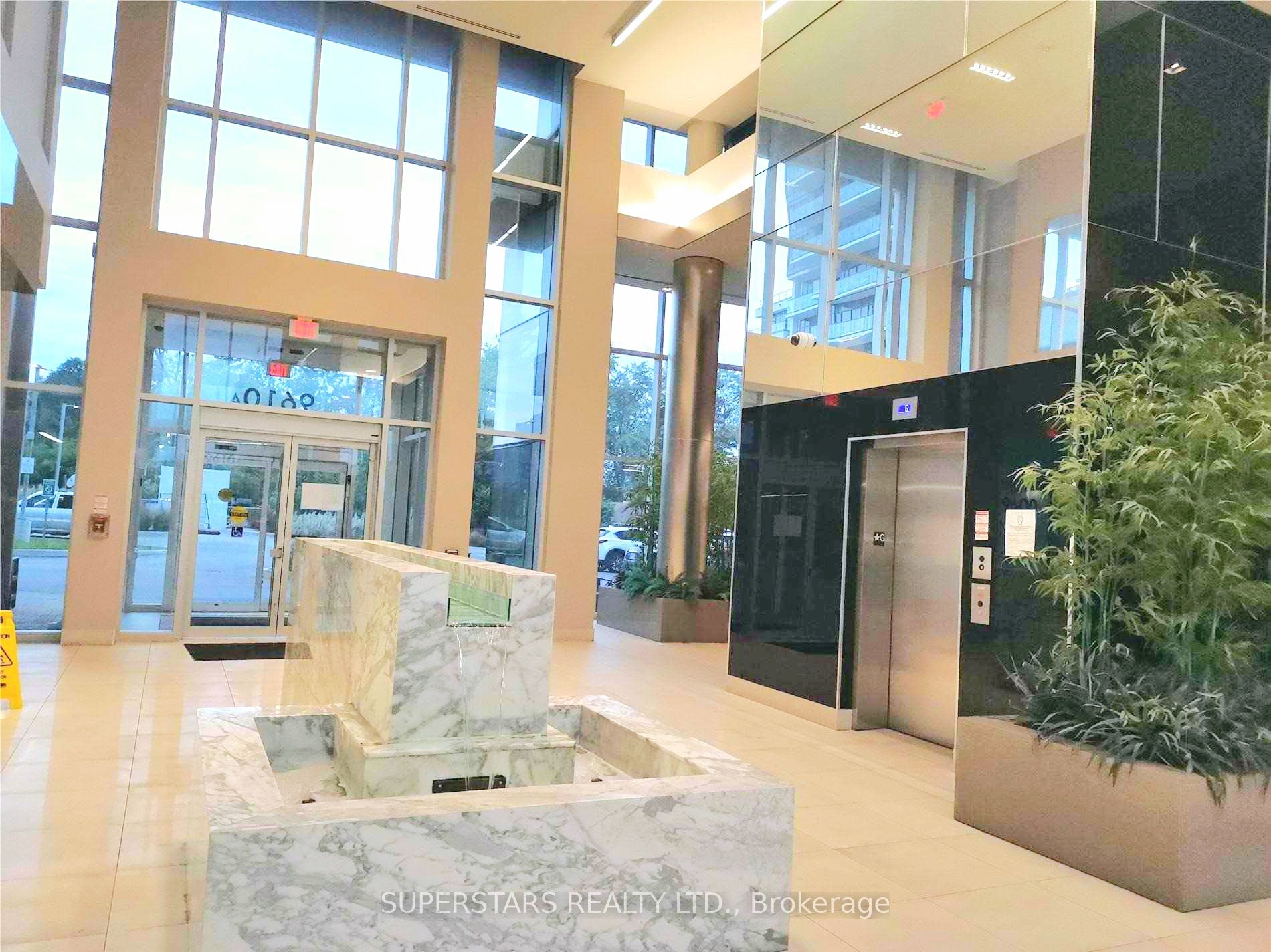 9608 Yonge St, #1105