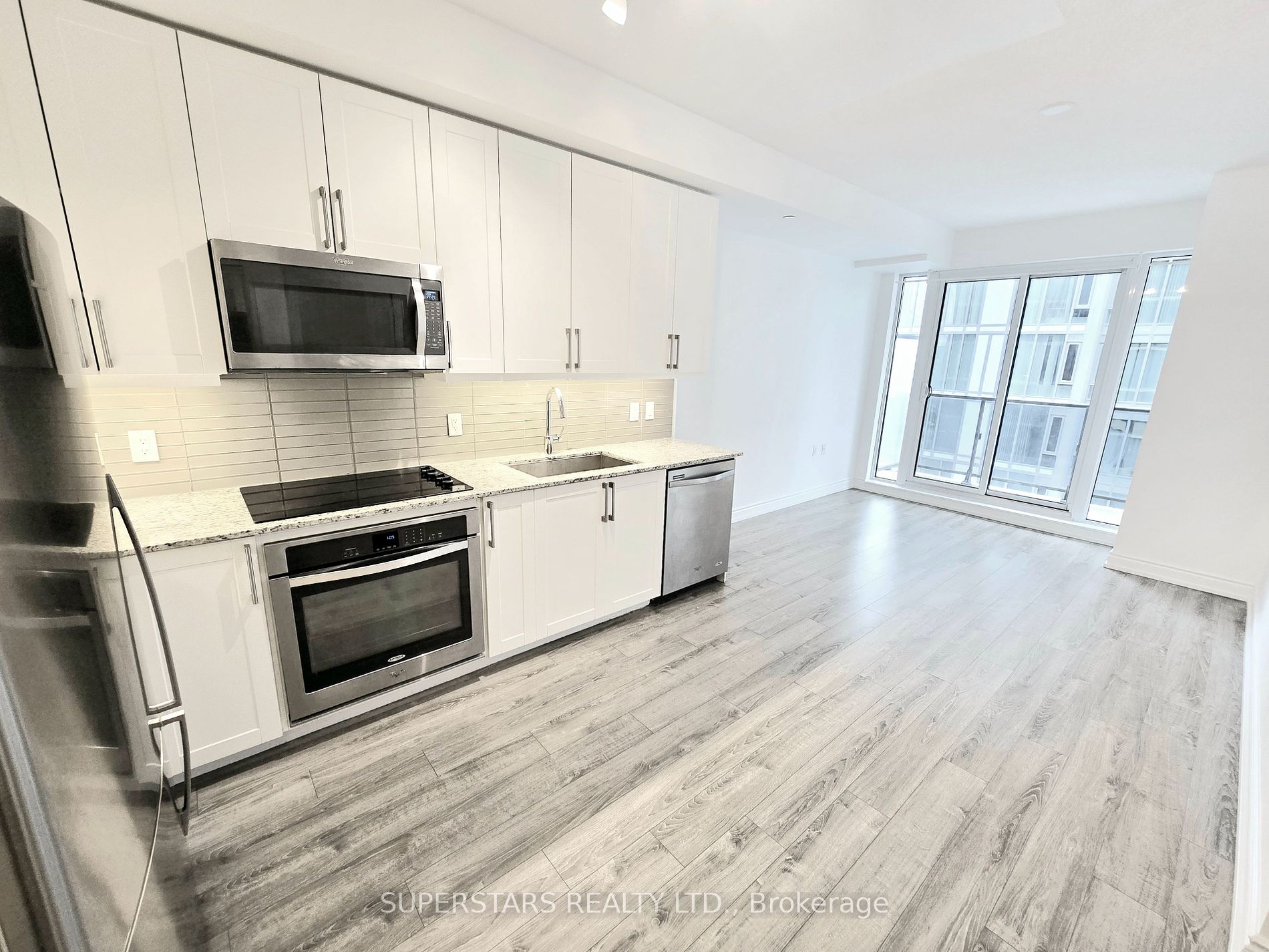 9608 Yonge St, #1105