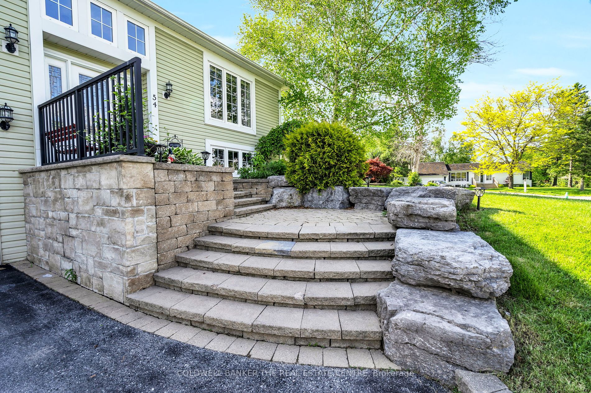 54 Macnaughton Drive
