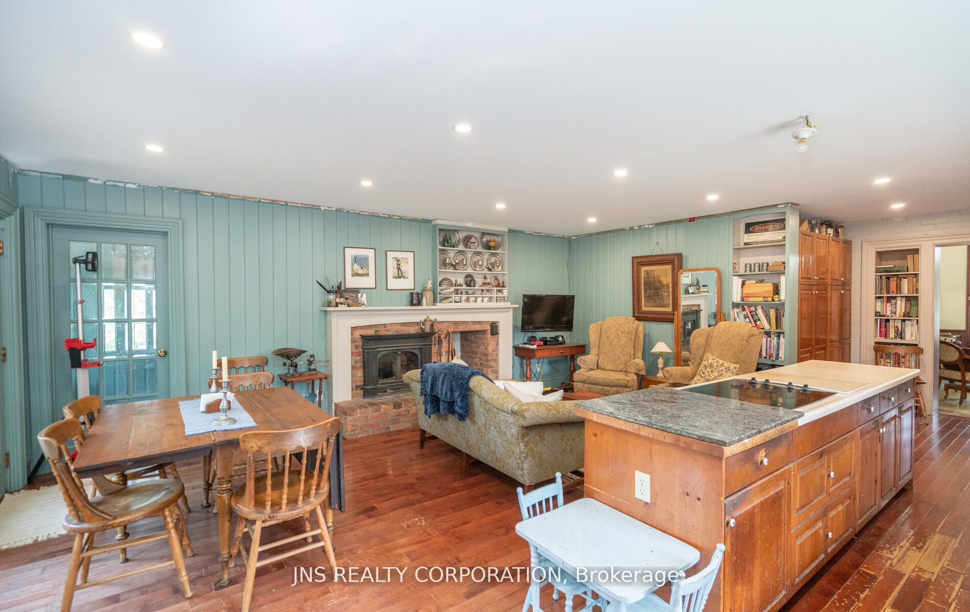 13924 Kennedy Rd
