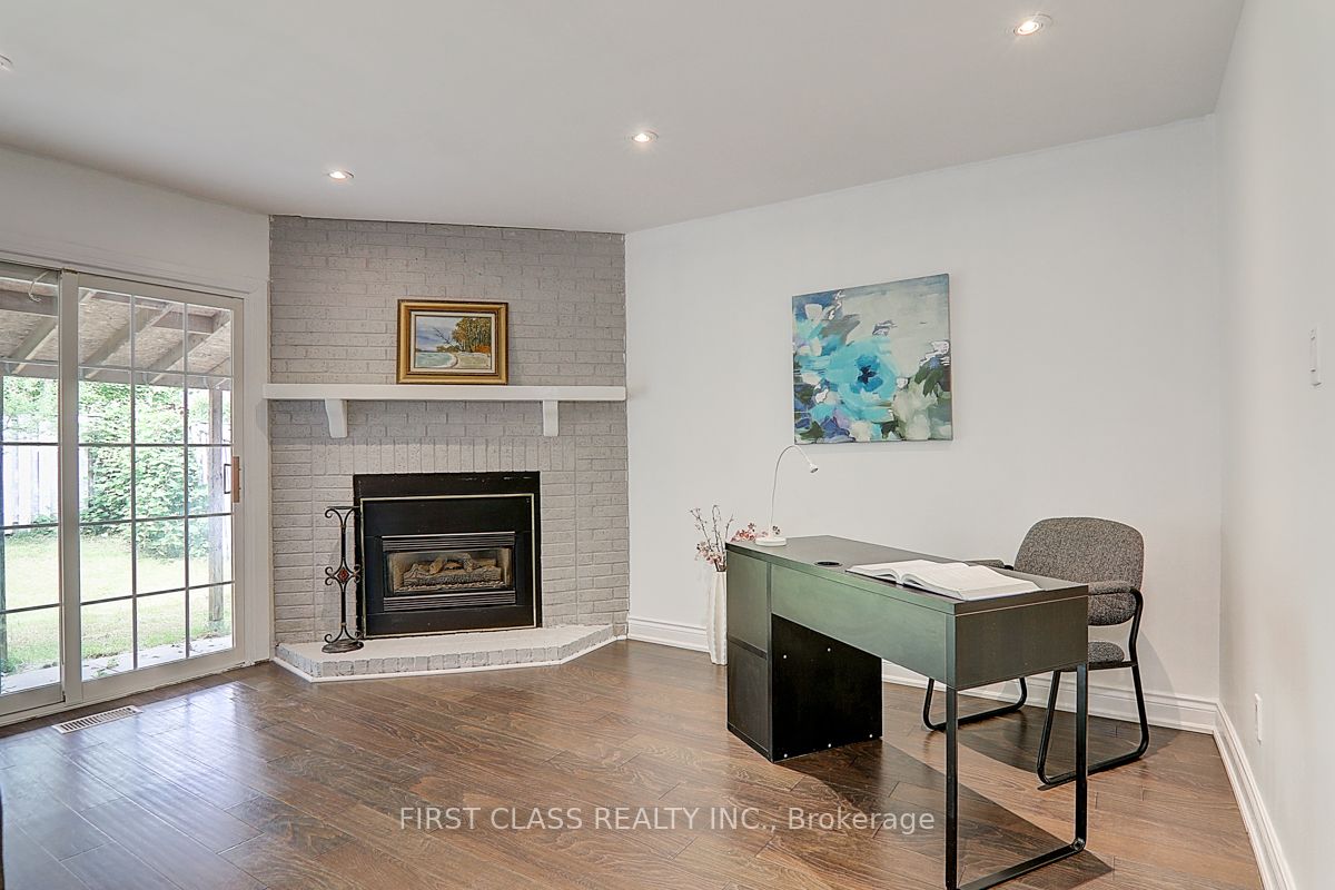 81 Stirling Crescent
