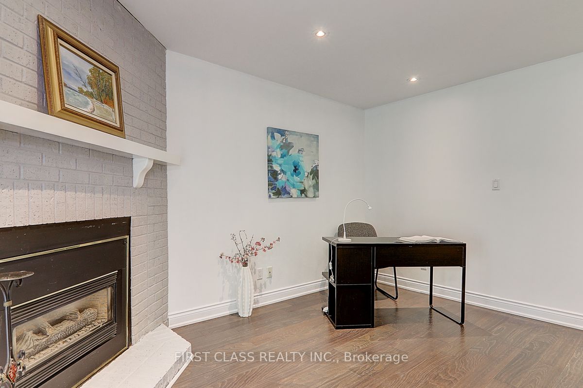 81 Stirling Crescent
