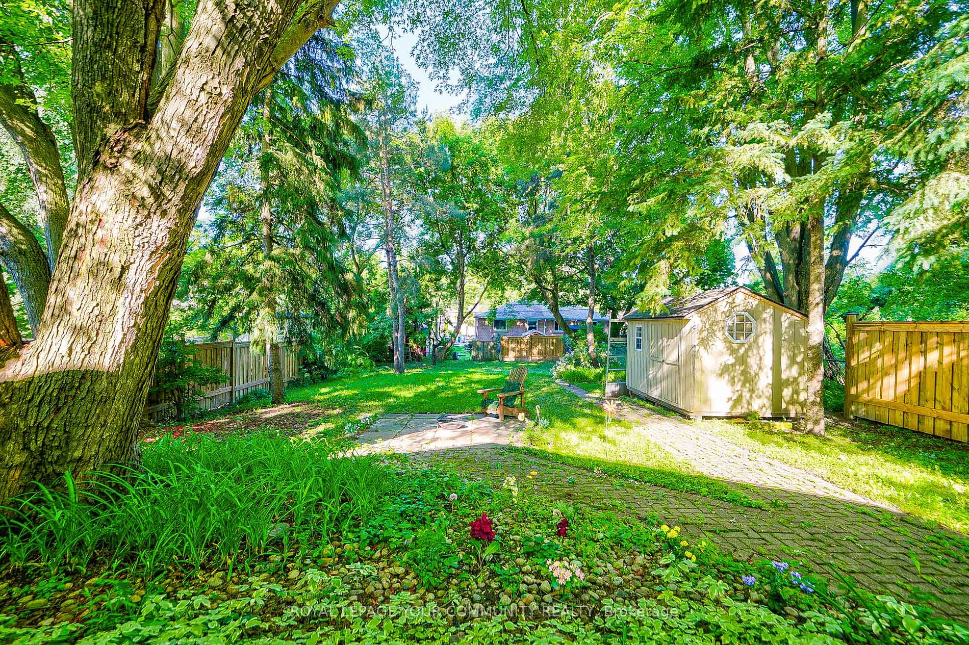 60 Hillview Dr