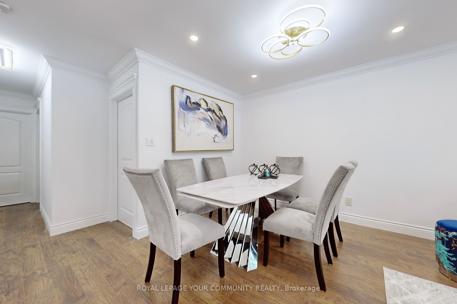 60 Hillview Dr