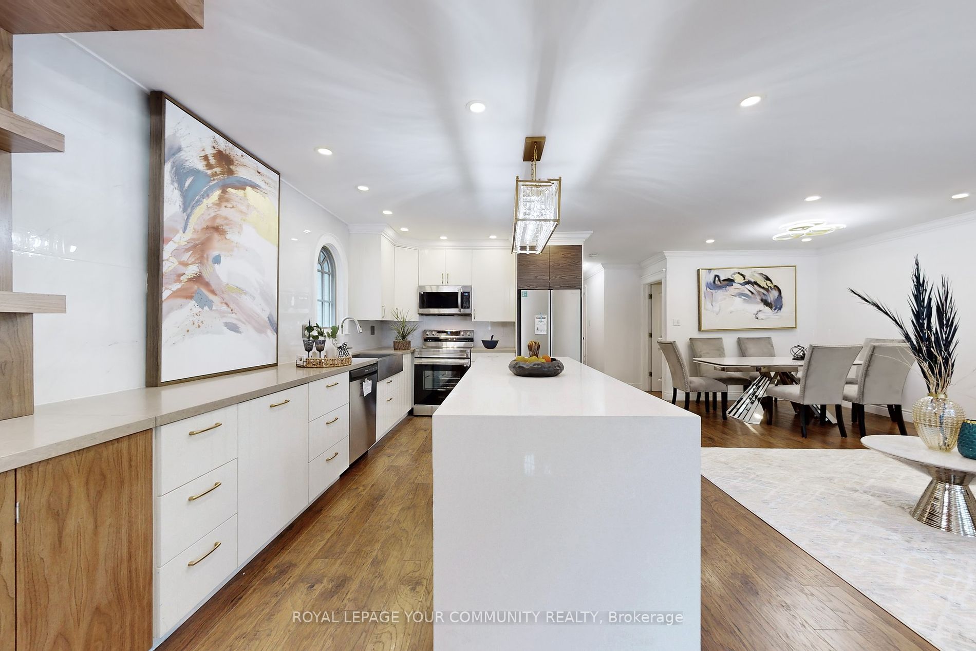 60 Hillview Dr