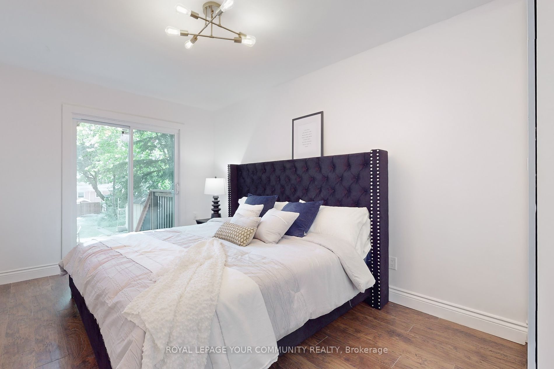 60 Hillview Dr