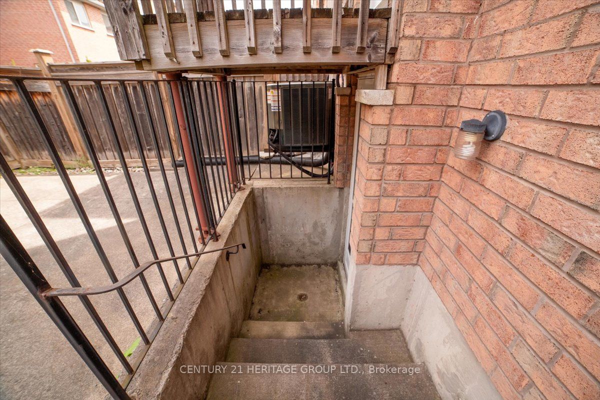 14 Barr Crescent