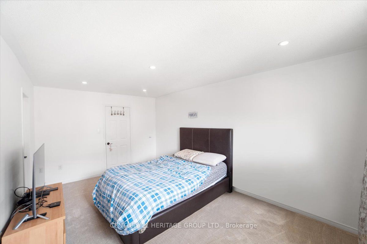 14 Barr Crescent