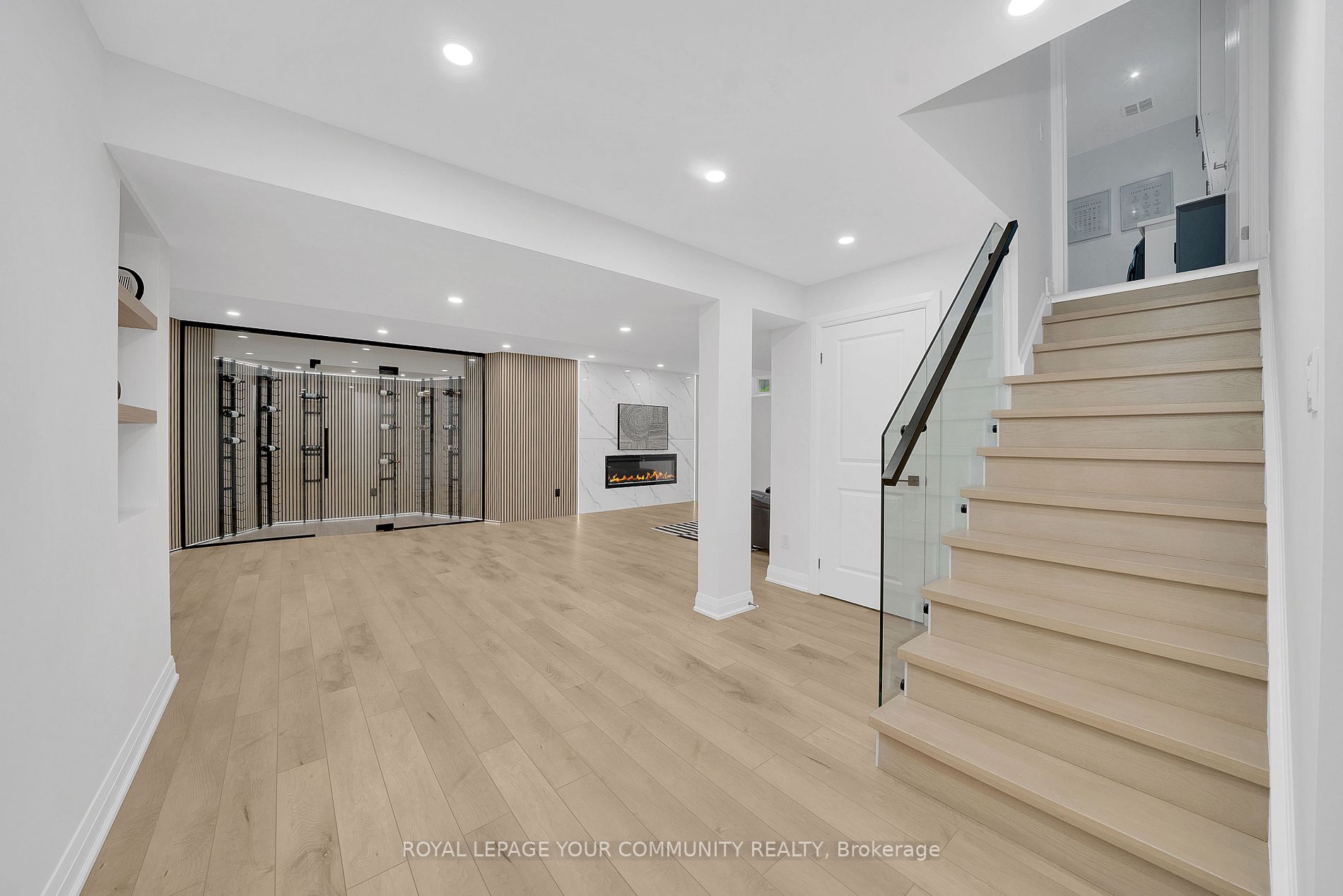 45 Woodgate Pines Drive