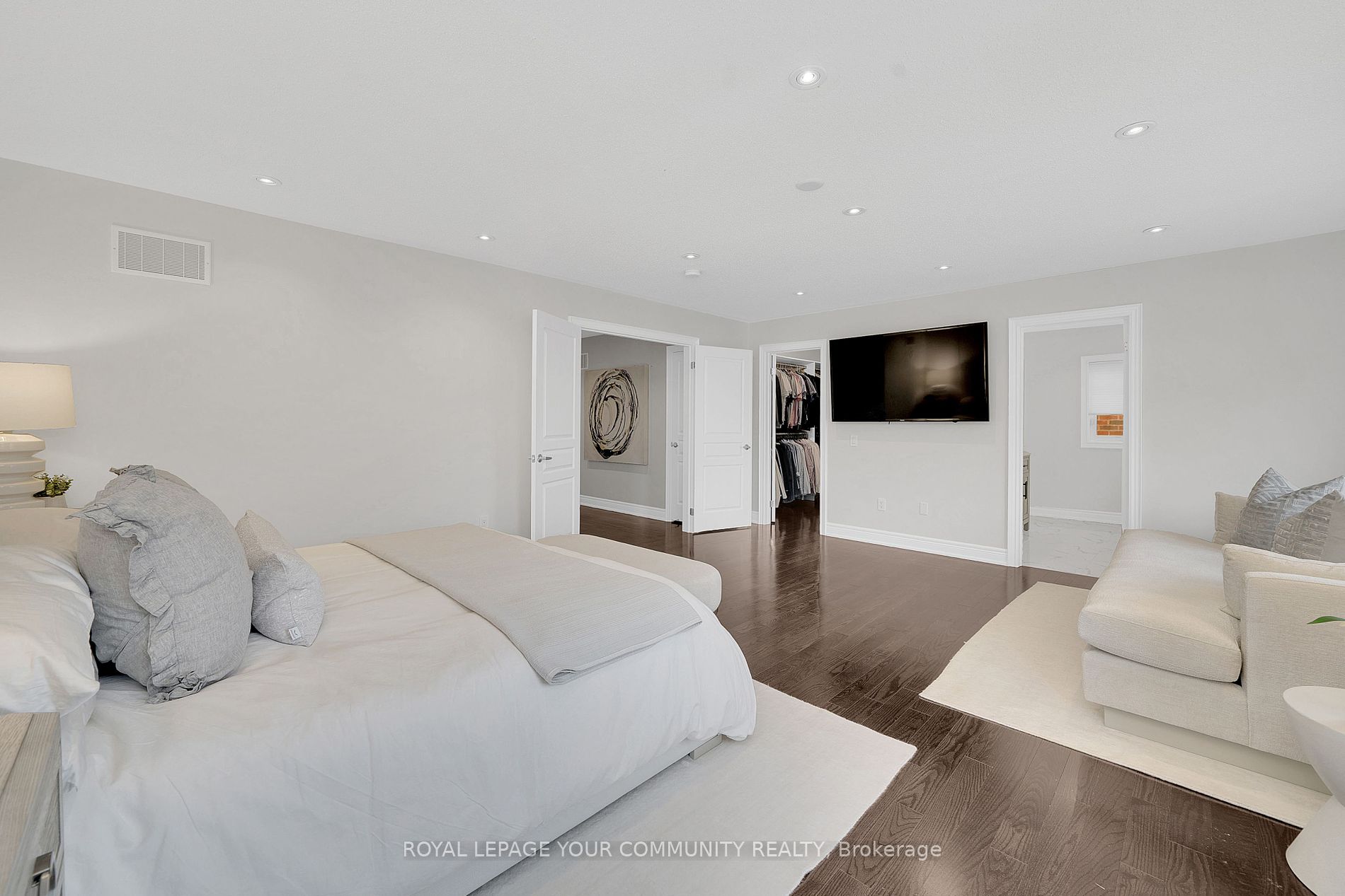 45 Woodgate Pines Drive