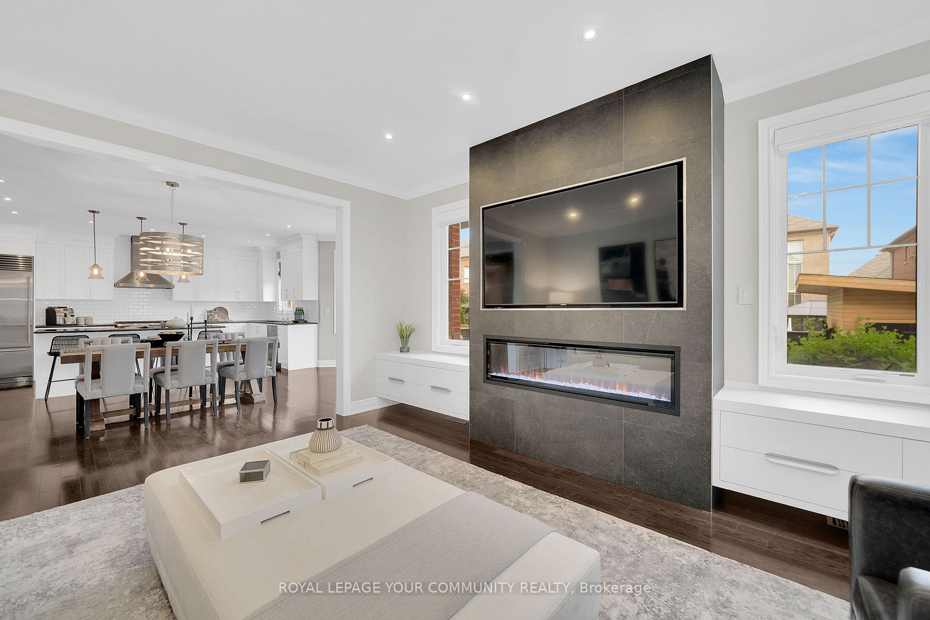 45 Woodgate Pines Drive