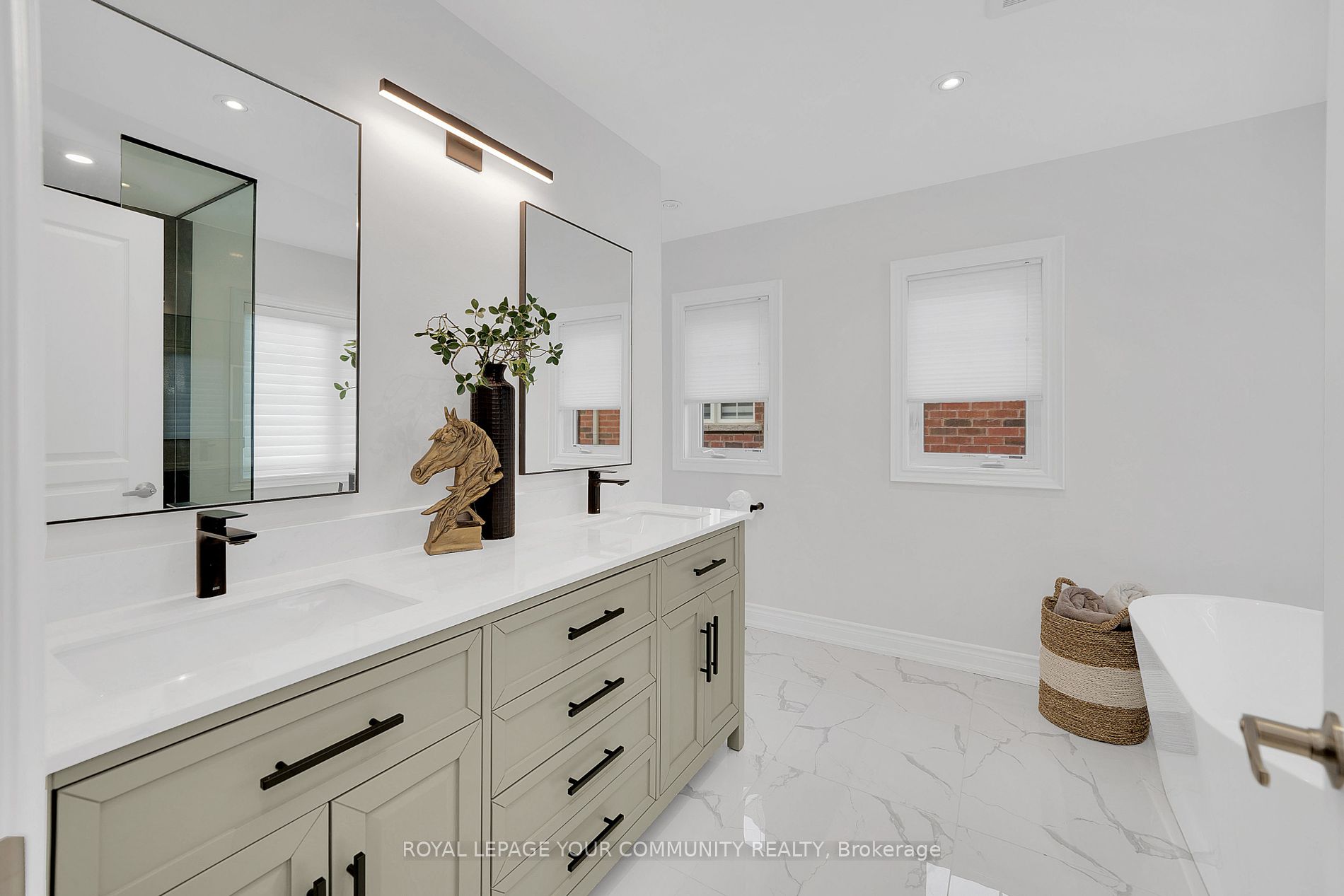45 Woodgate Pines Drive
