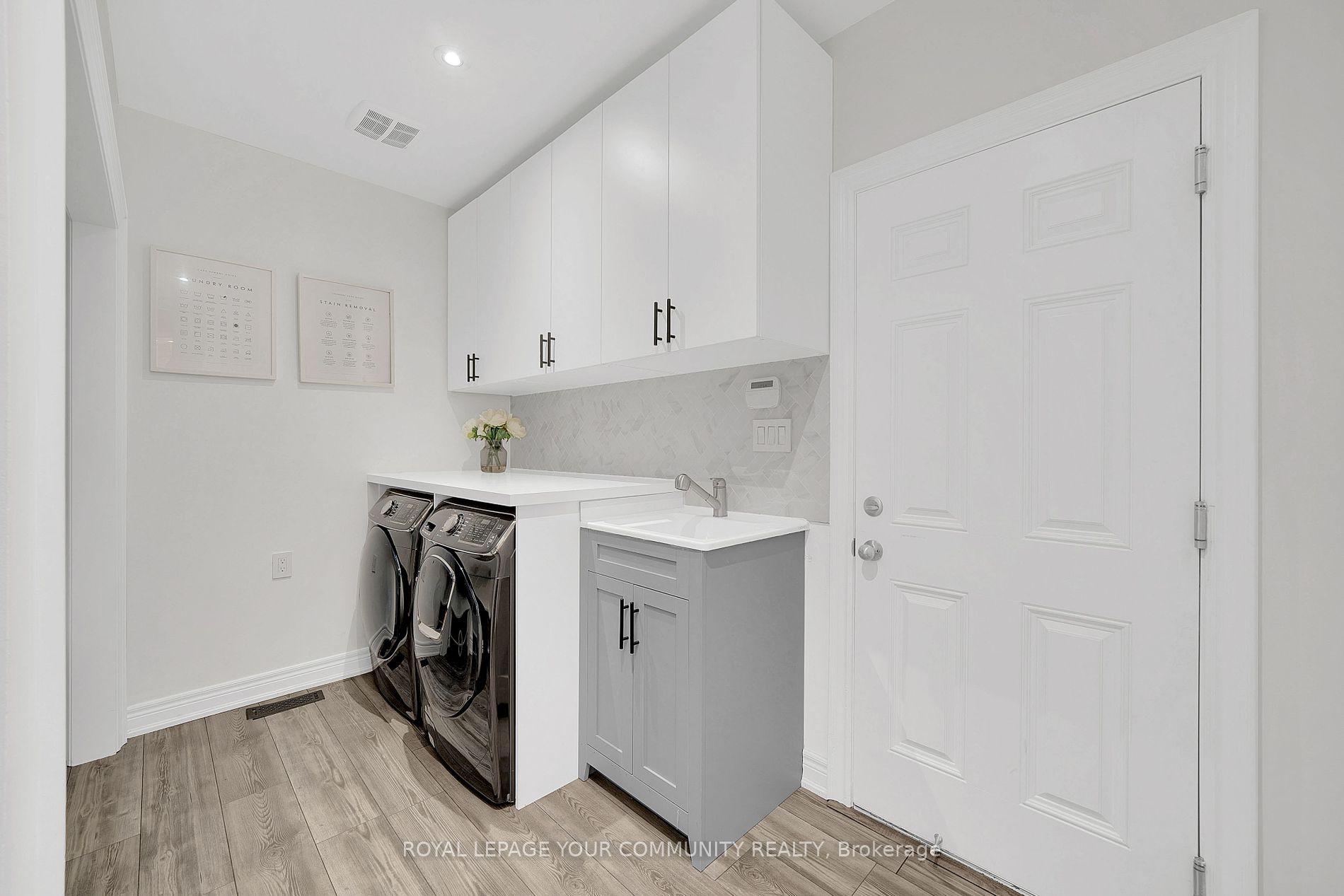 45 Woodgate Pines Drive