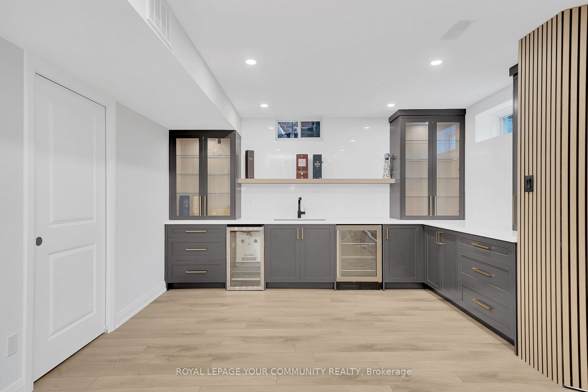45 Woodgate Pines Drive