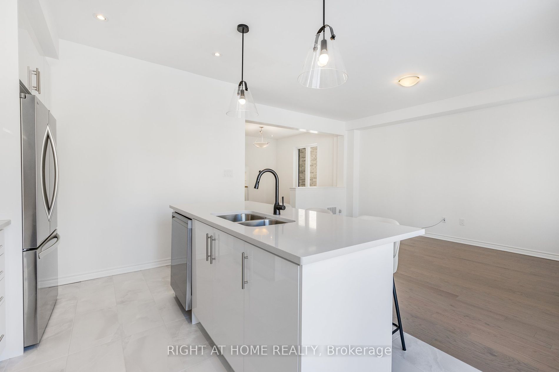 720 Mika St