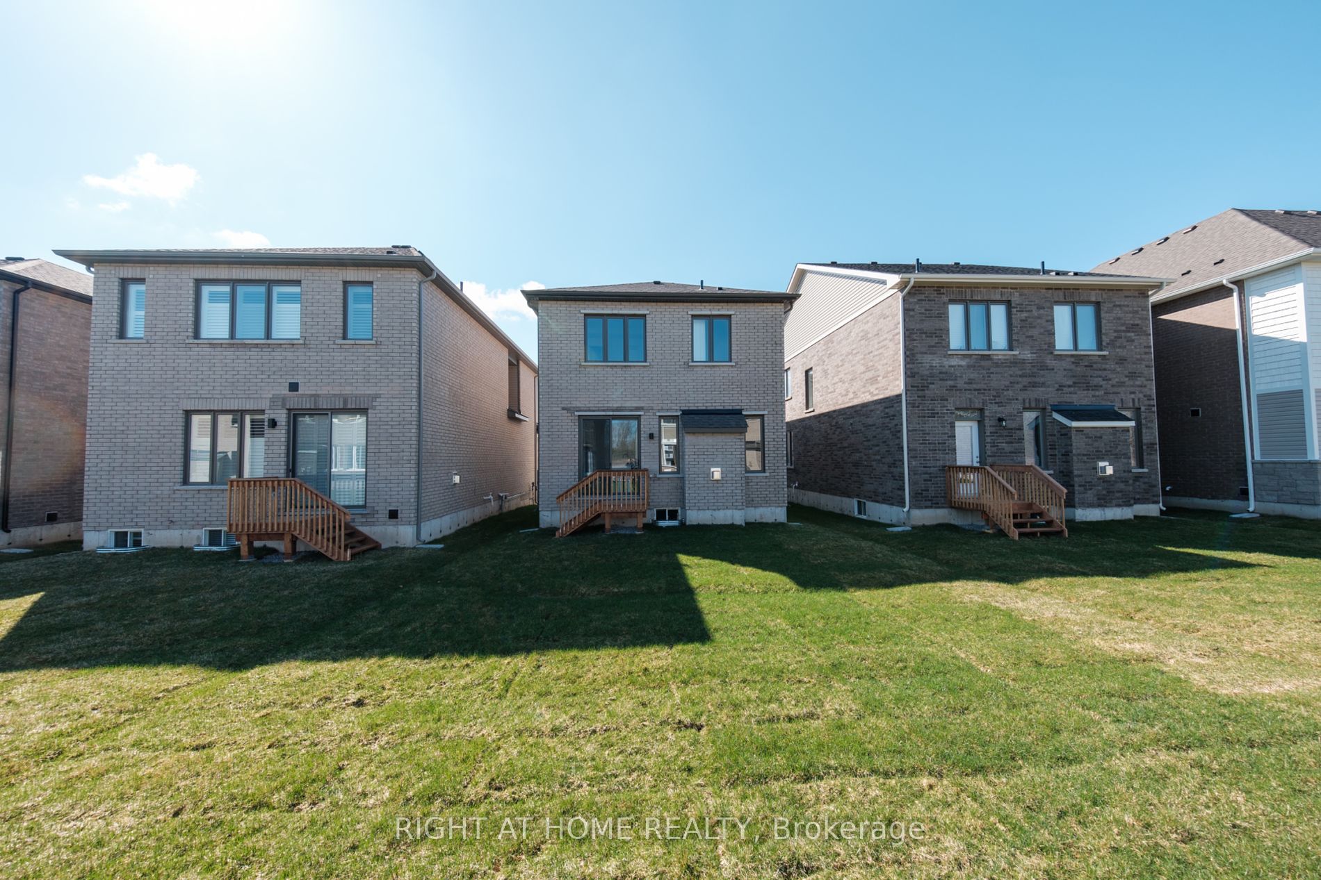 720 Mika St