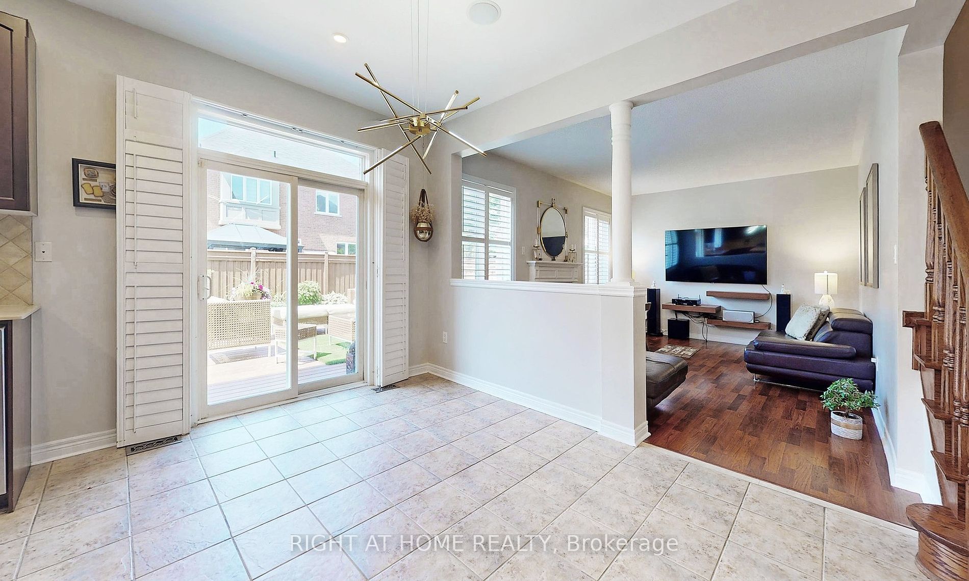 18 Halldorson Avenue