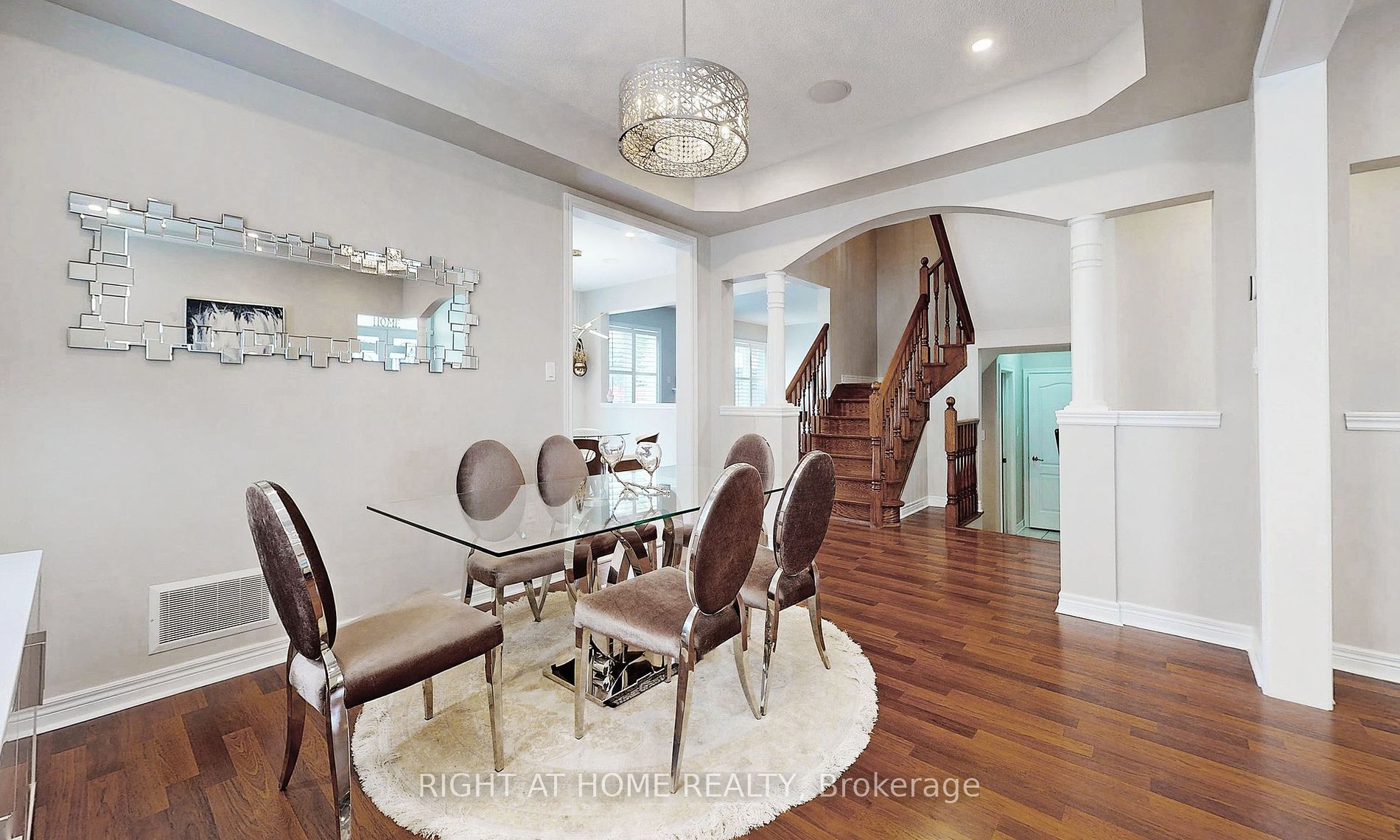 18 Halldorson Avenue