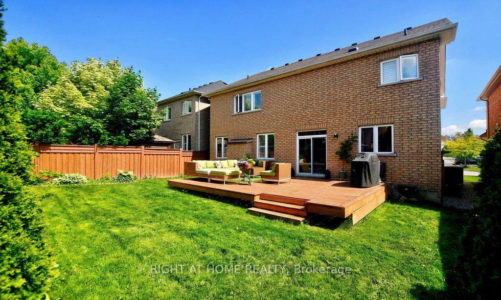 18 Halldorson Avenue