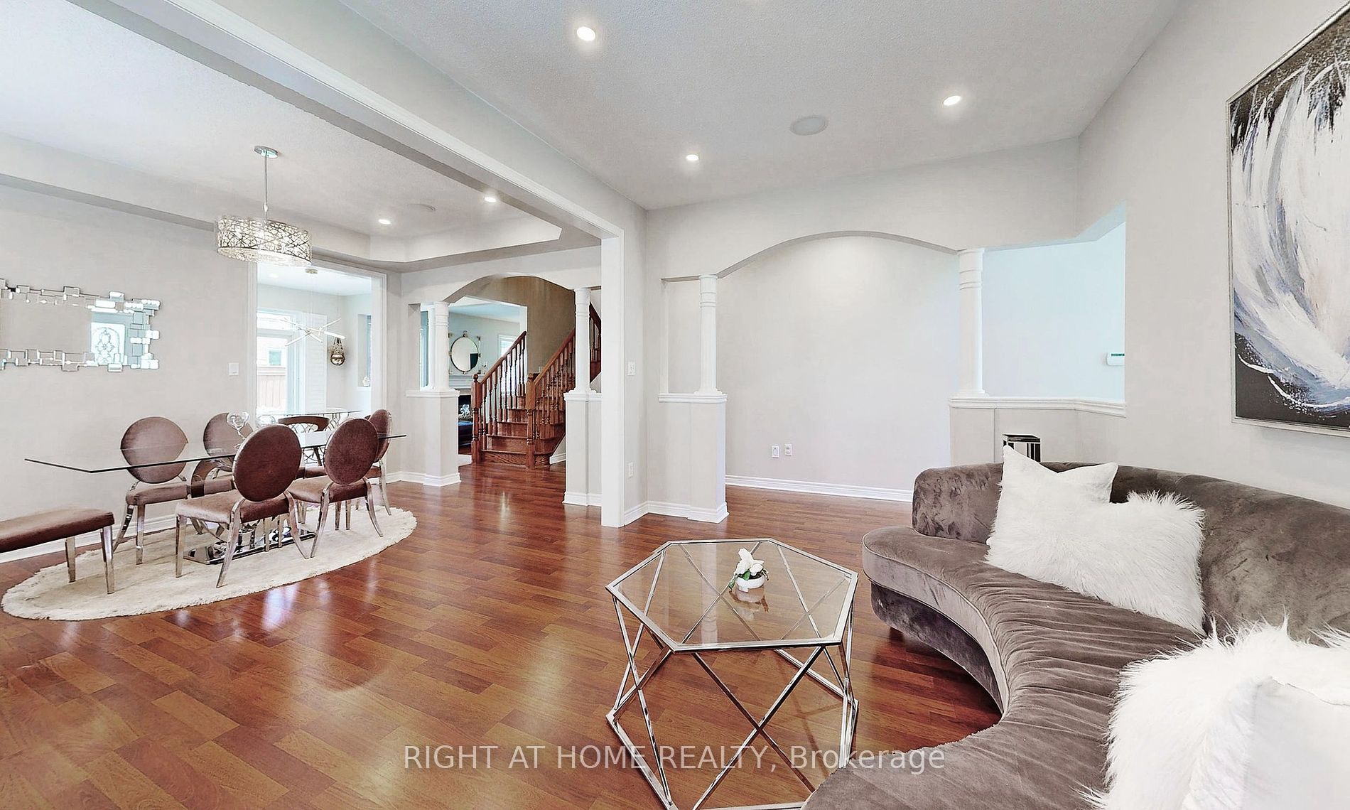 18 Halldorson Avenue