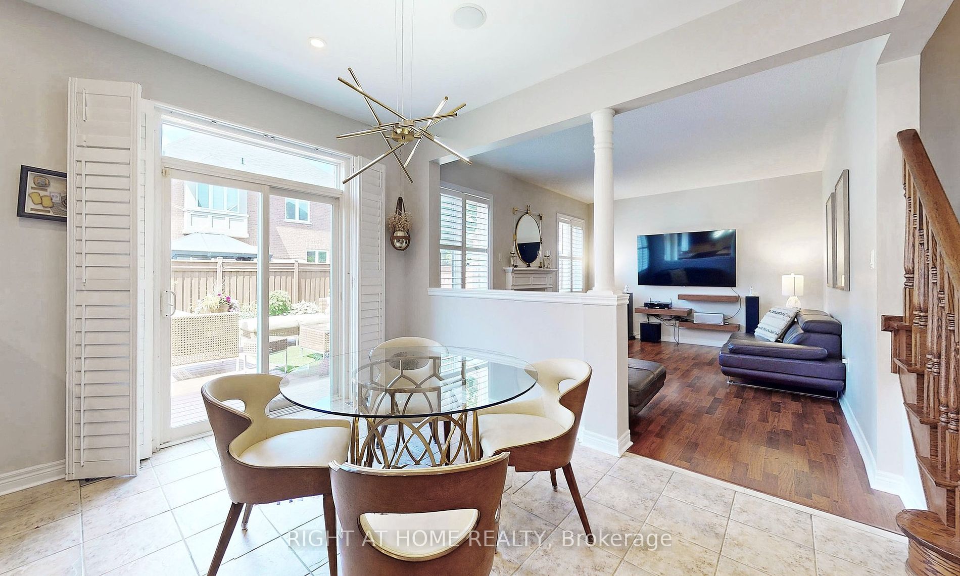 18 Halldorson Avenue
