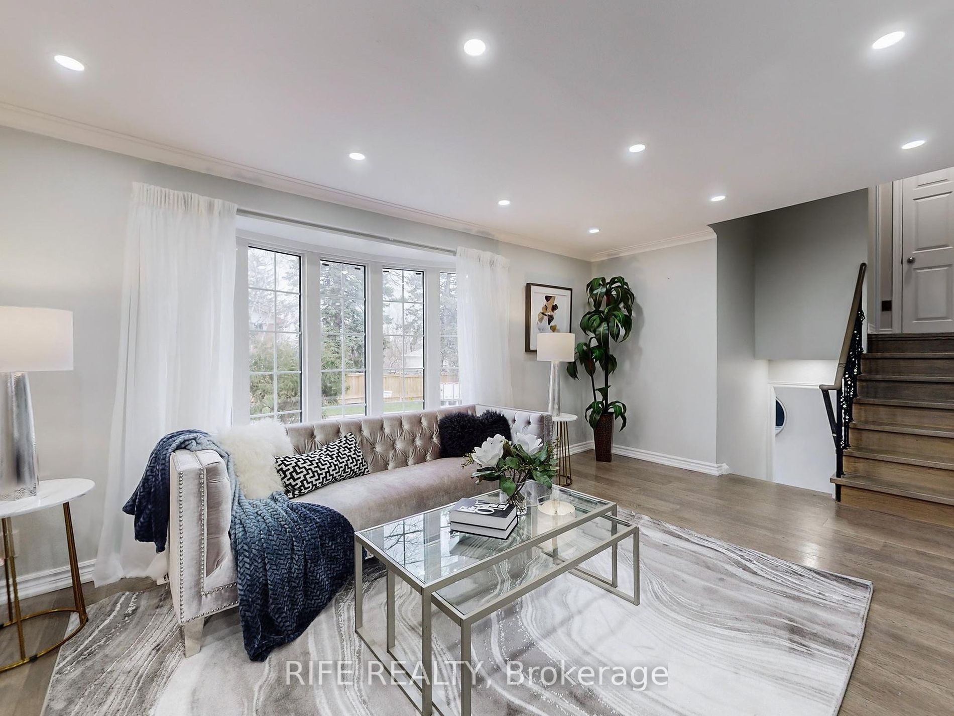 12 Sherwood Forest Drive