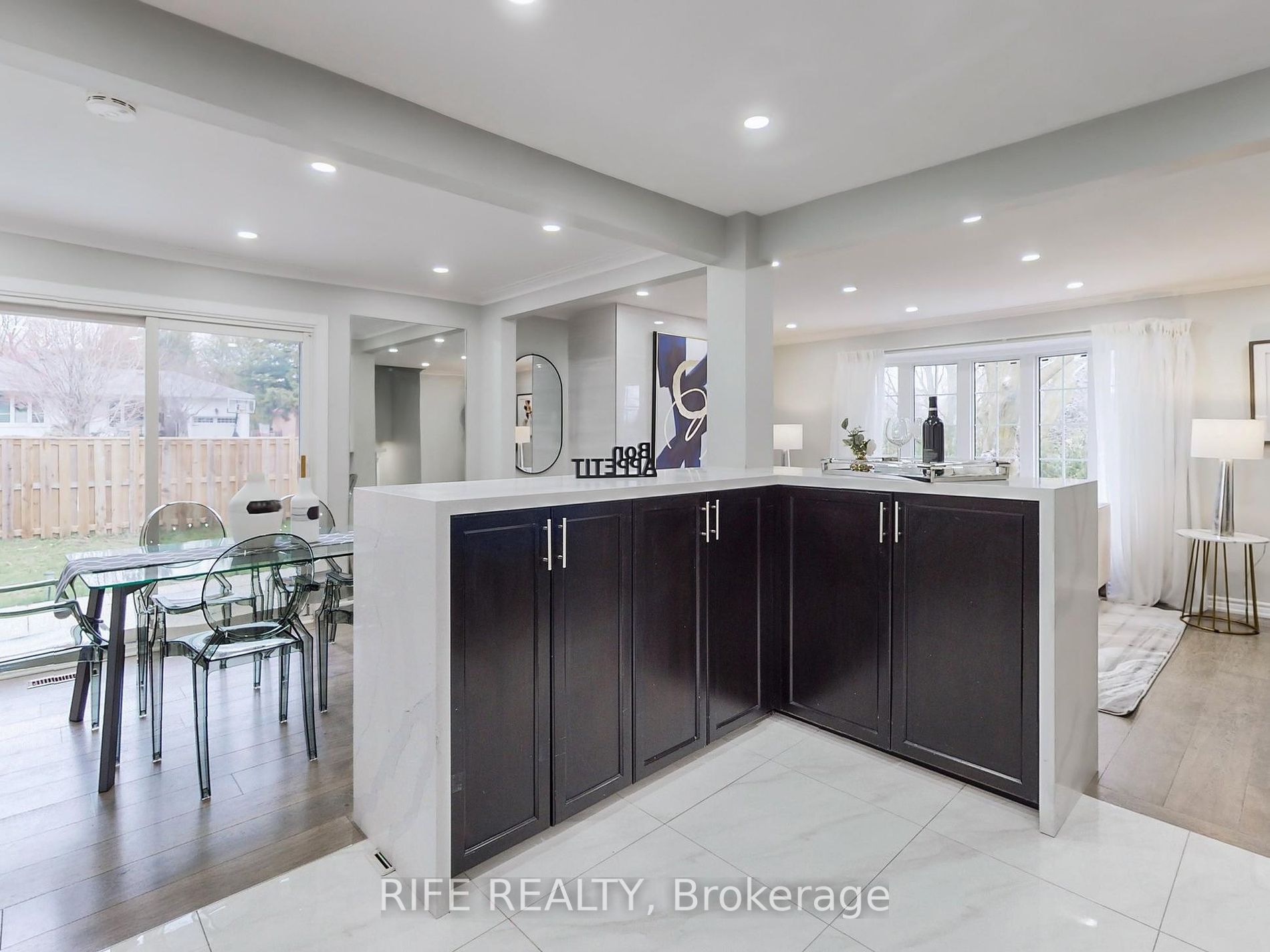 12 Sherwood Forest Drive