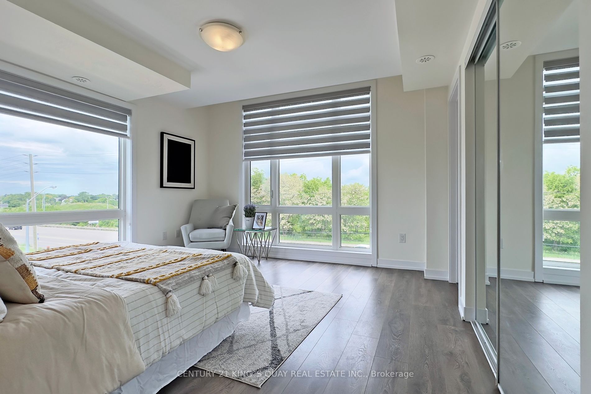 10 Westmeath Lane, #2202