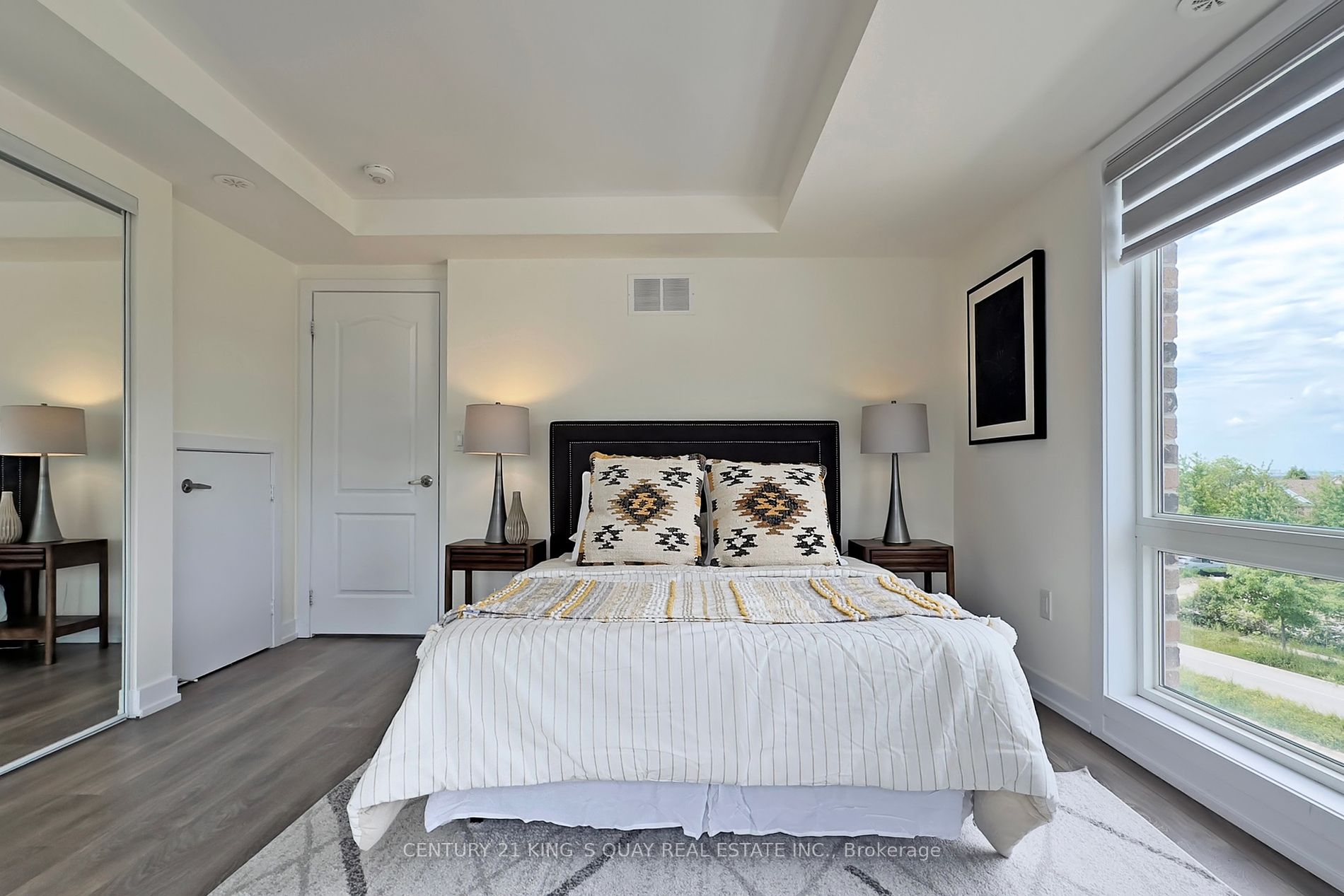 10 Westmeath Lane, #2202
