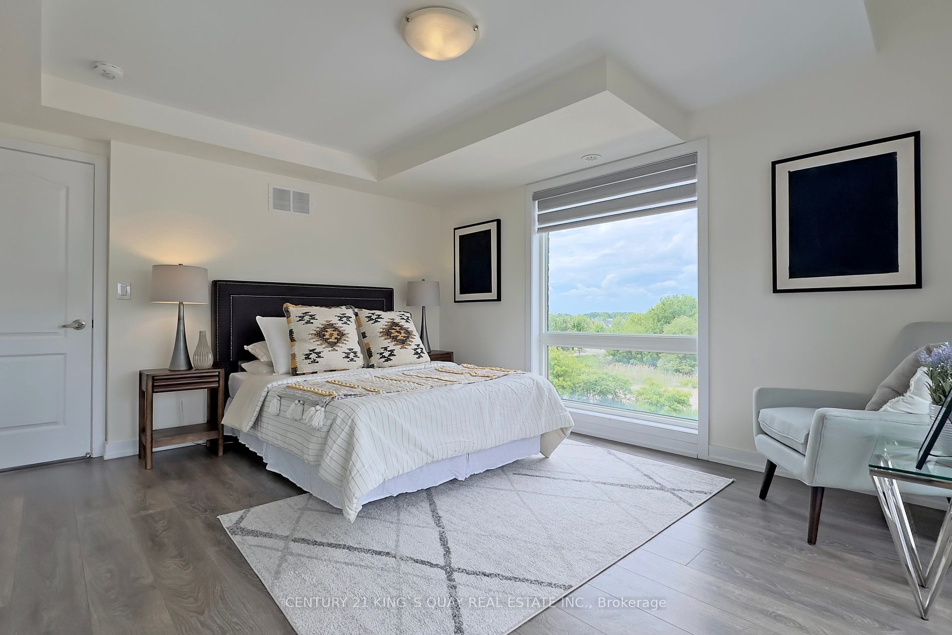10 Westmeath Lane, #2202